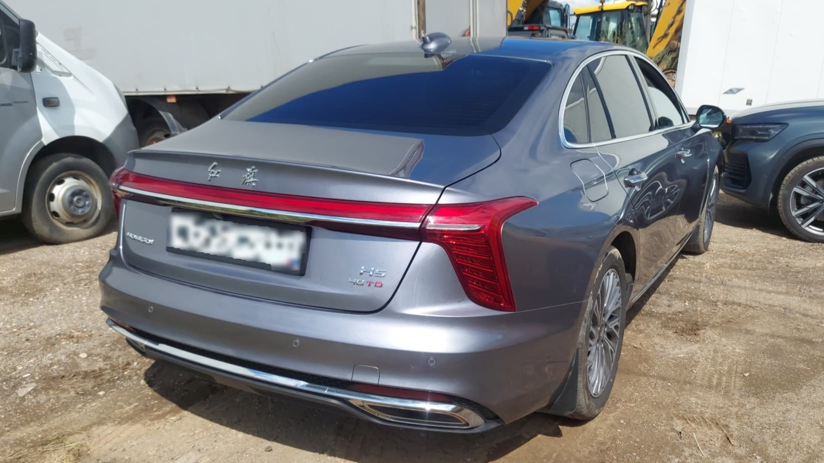 Hongqi H5 - 3