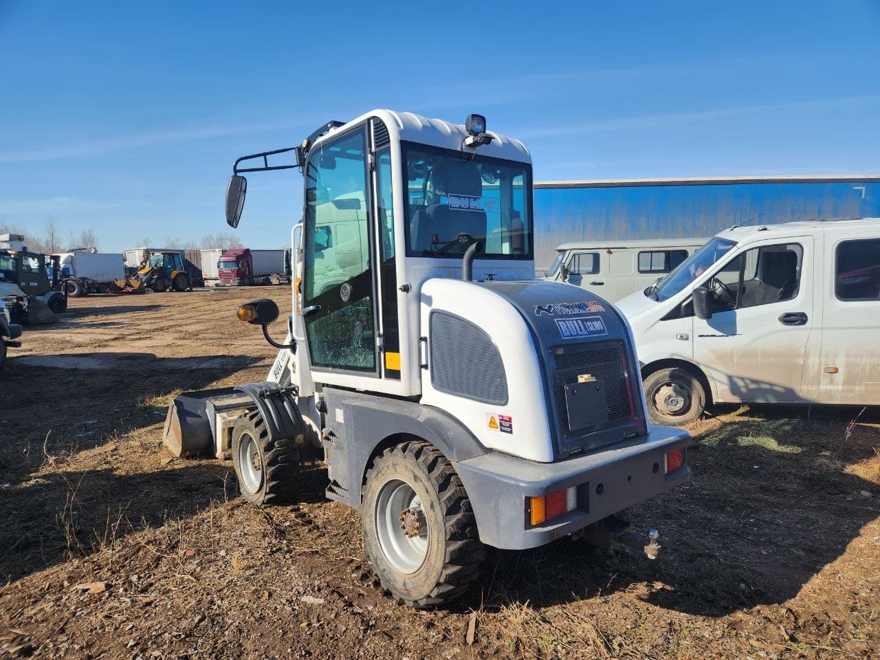 Bull SL100 Фронтальный погрузчик - 4