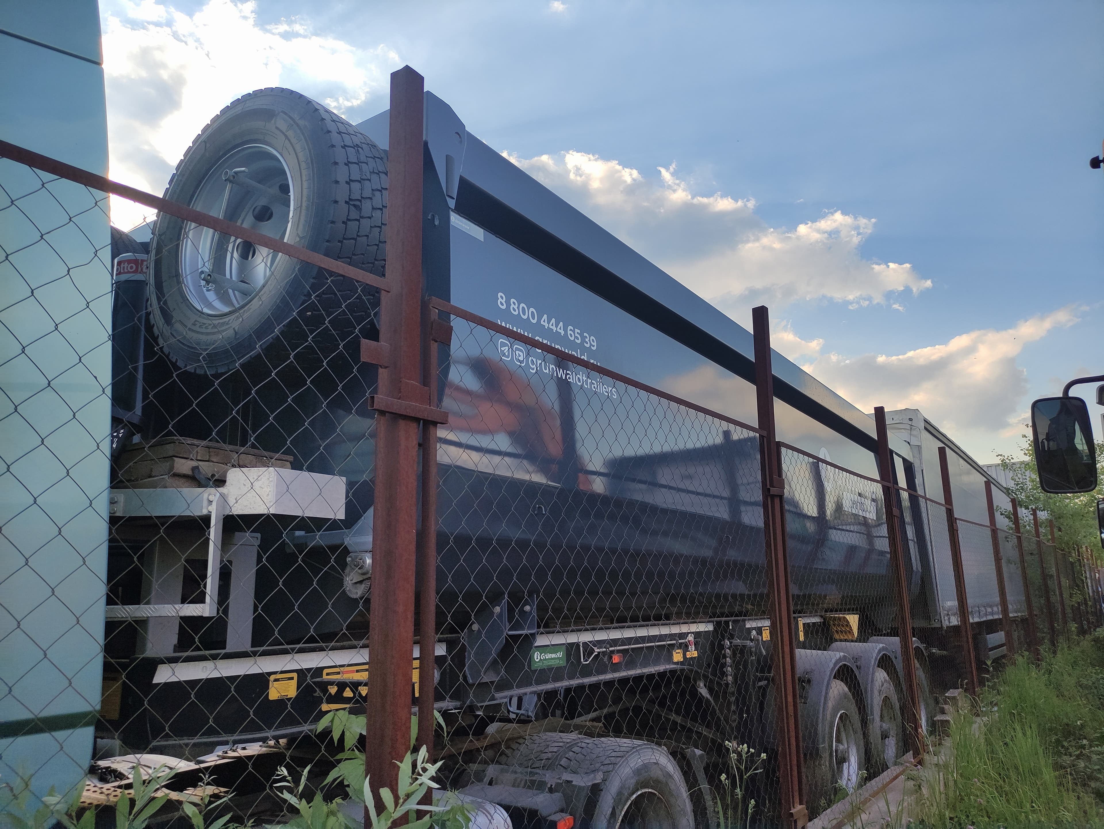 Grunwald 9453 Полуприцеп самосвальный - 1