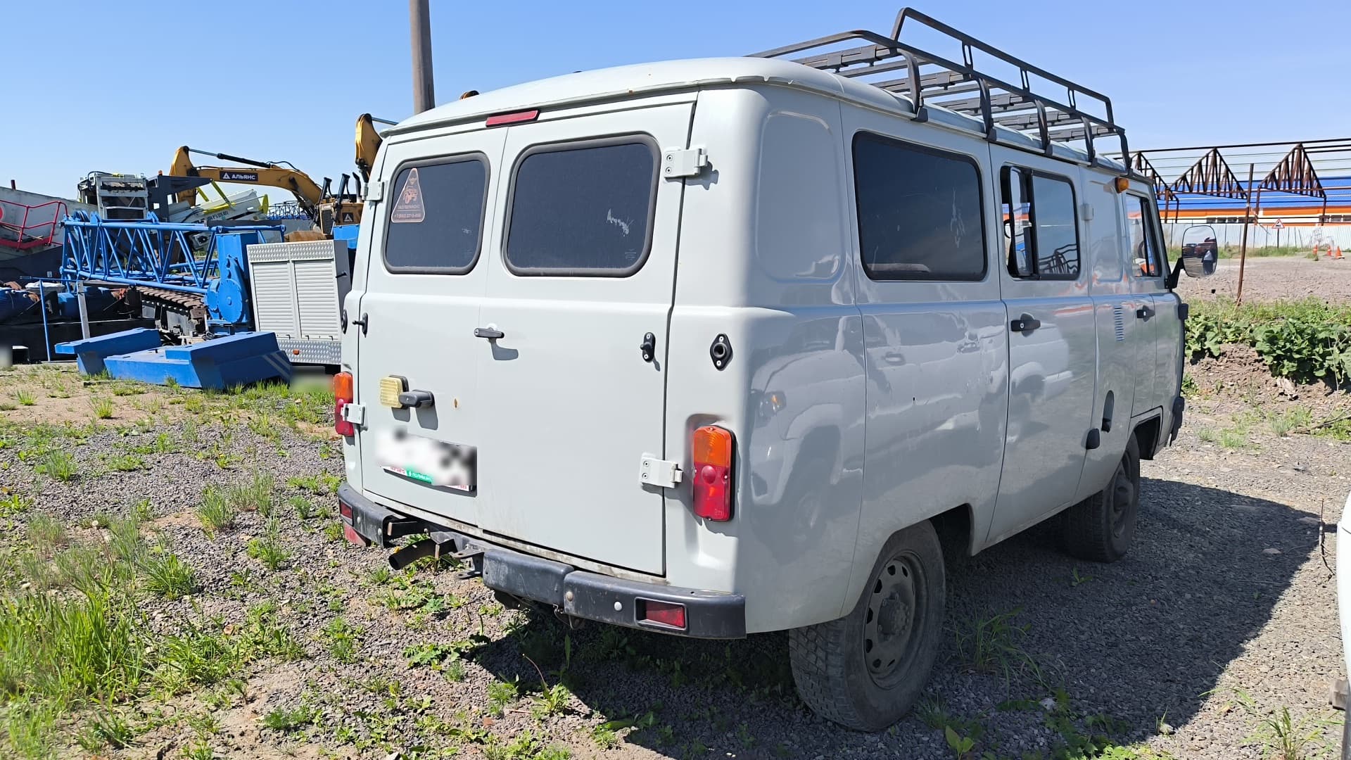 UAZ 3909* Грузопассажирский - 3