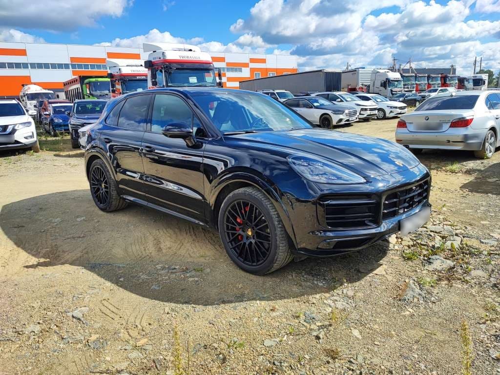 Porsche Cayenne - 2