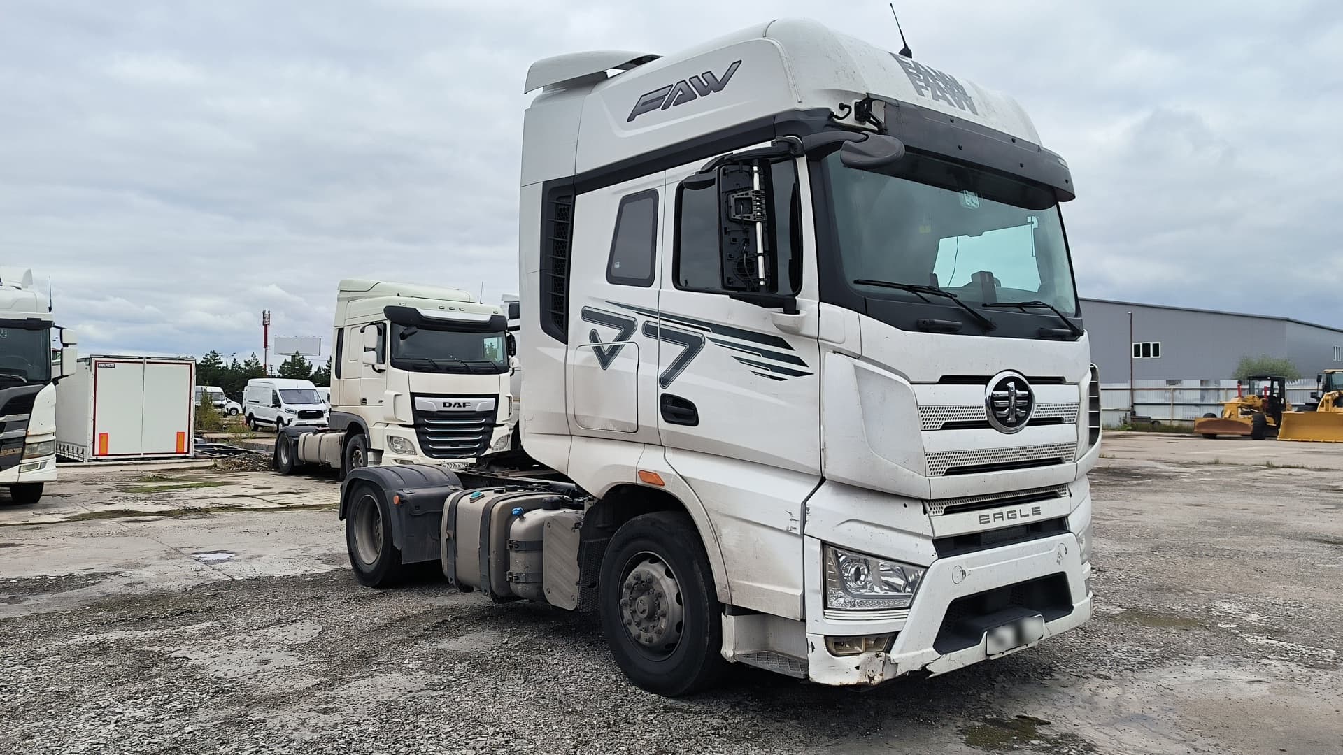 FAW J7 4x2 Седельный тягач - 2