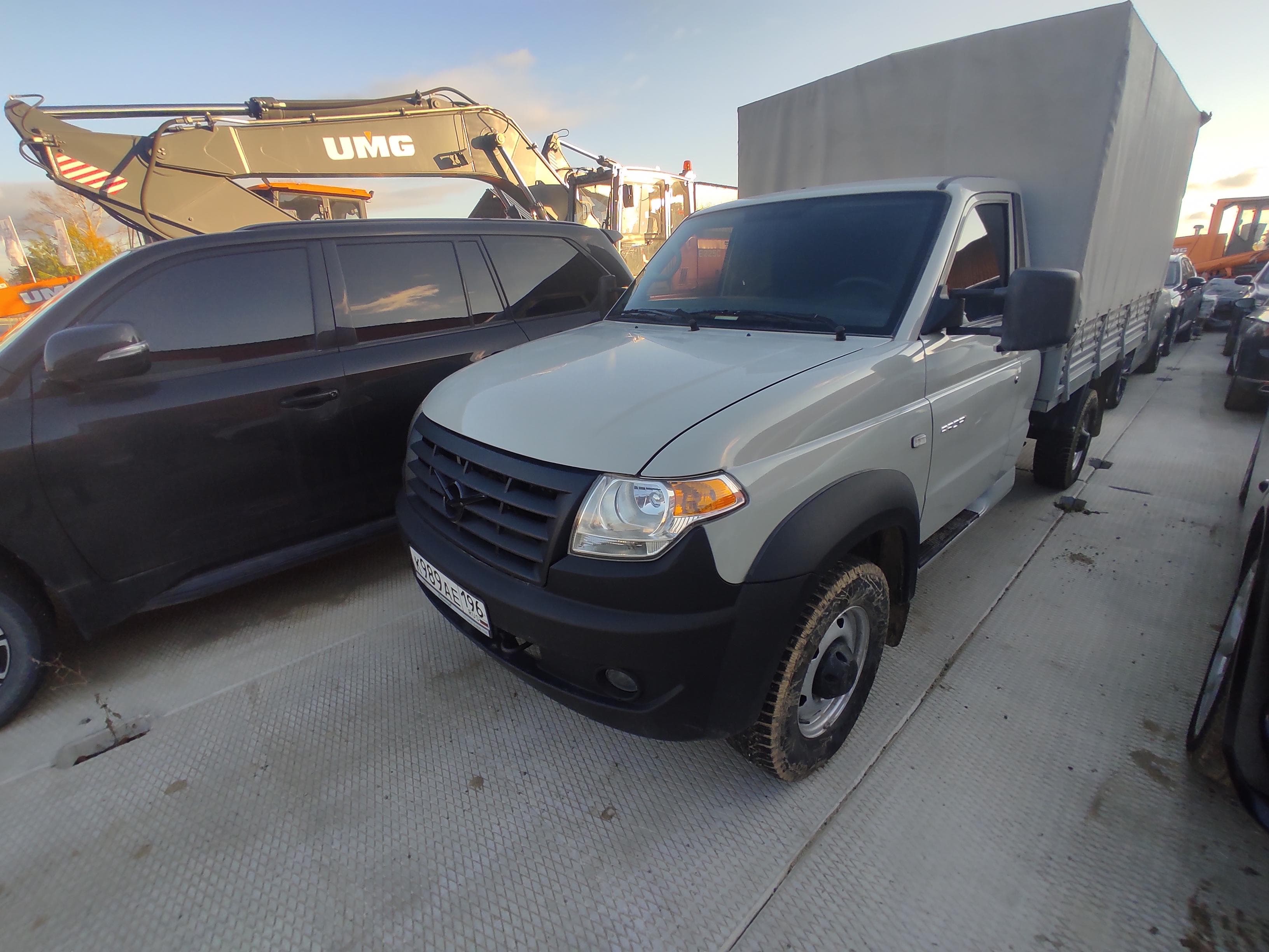 UAZ Profi - 1