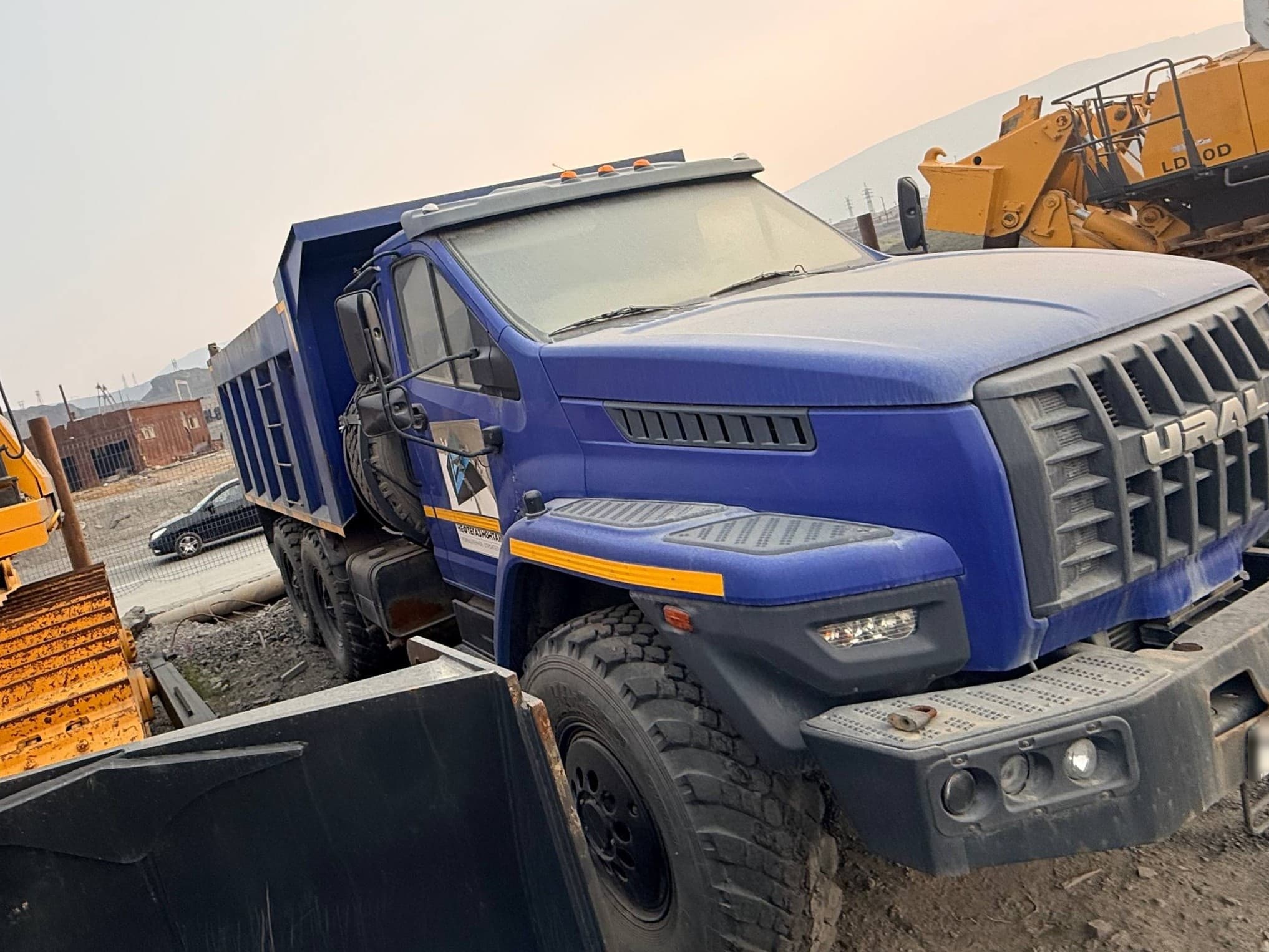 Ural 55571-5121-74Е5 6x6 Самосвал - 2