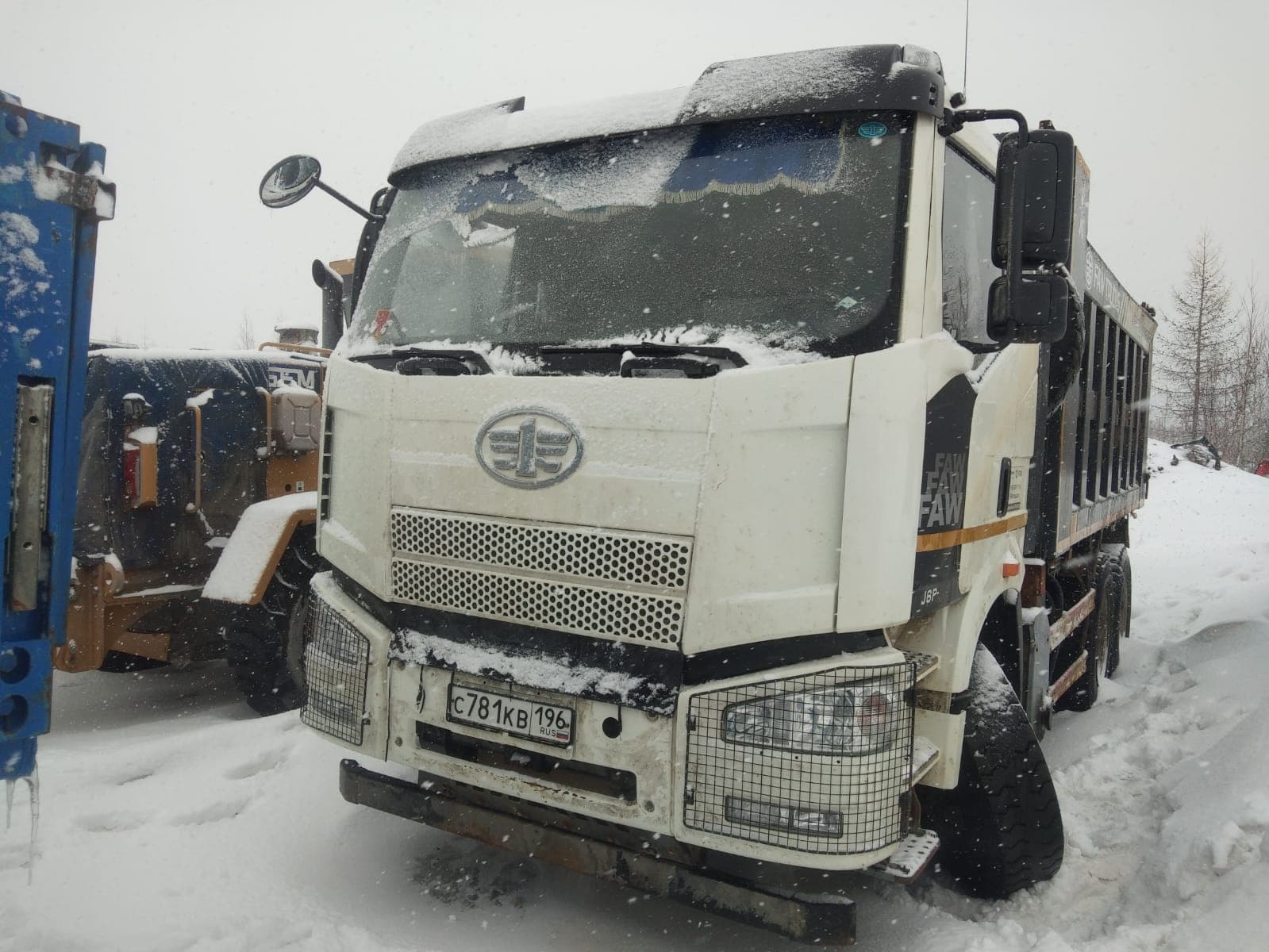 FAW J6* 6x6 Самосвал - 2