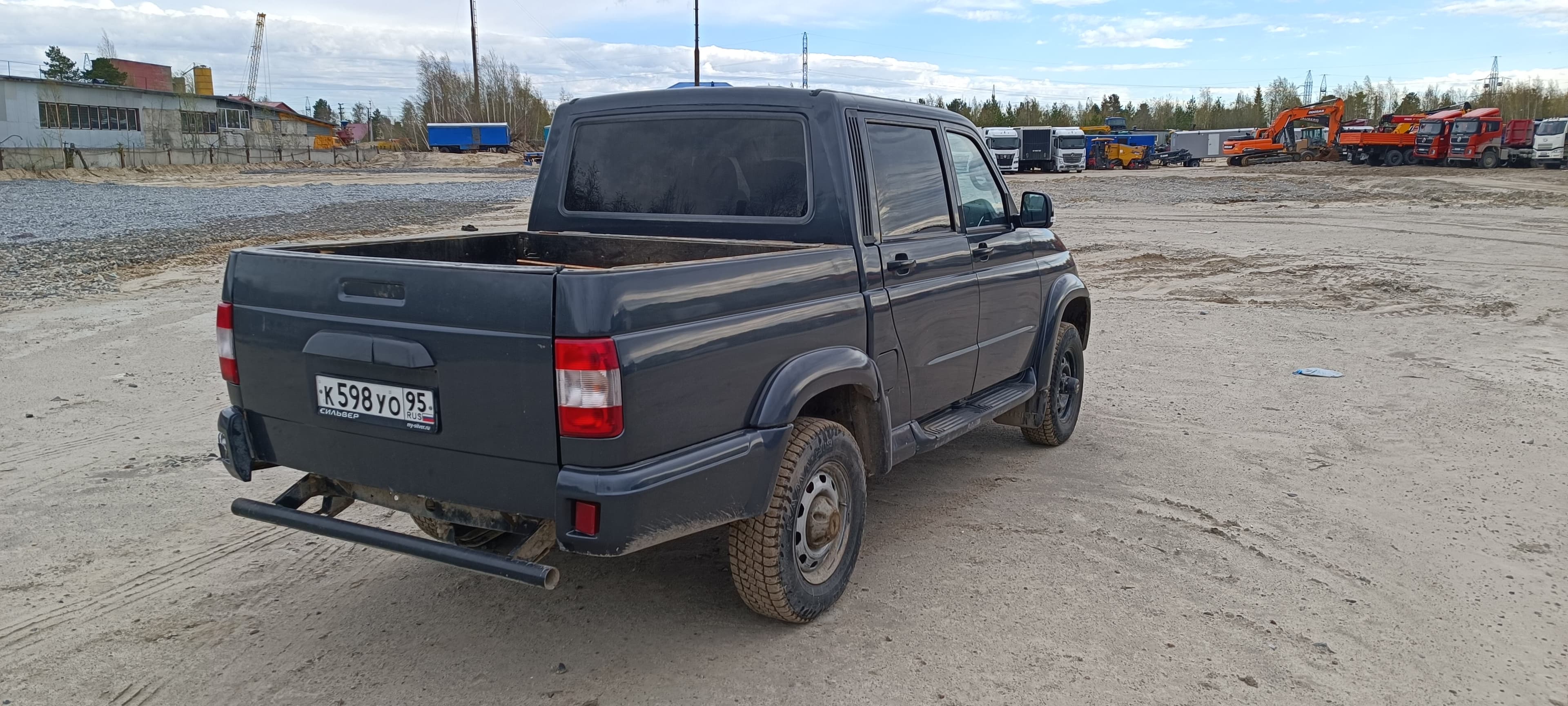 UAZ Pickup - 3