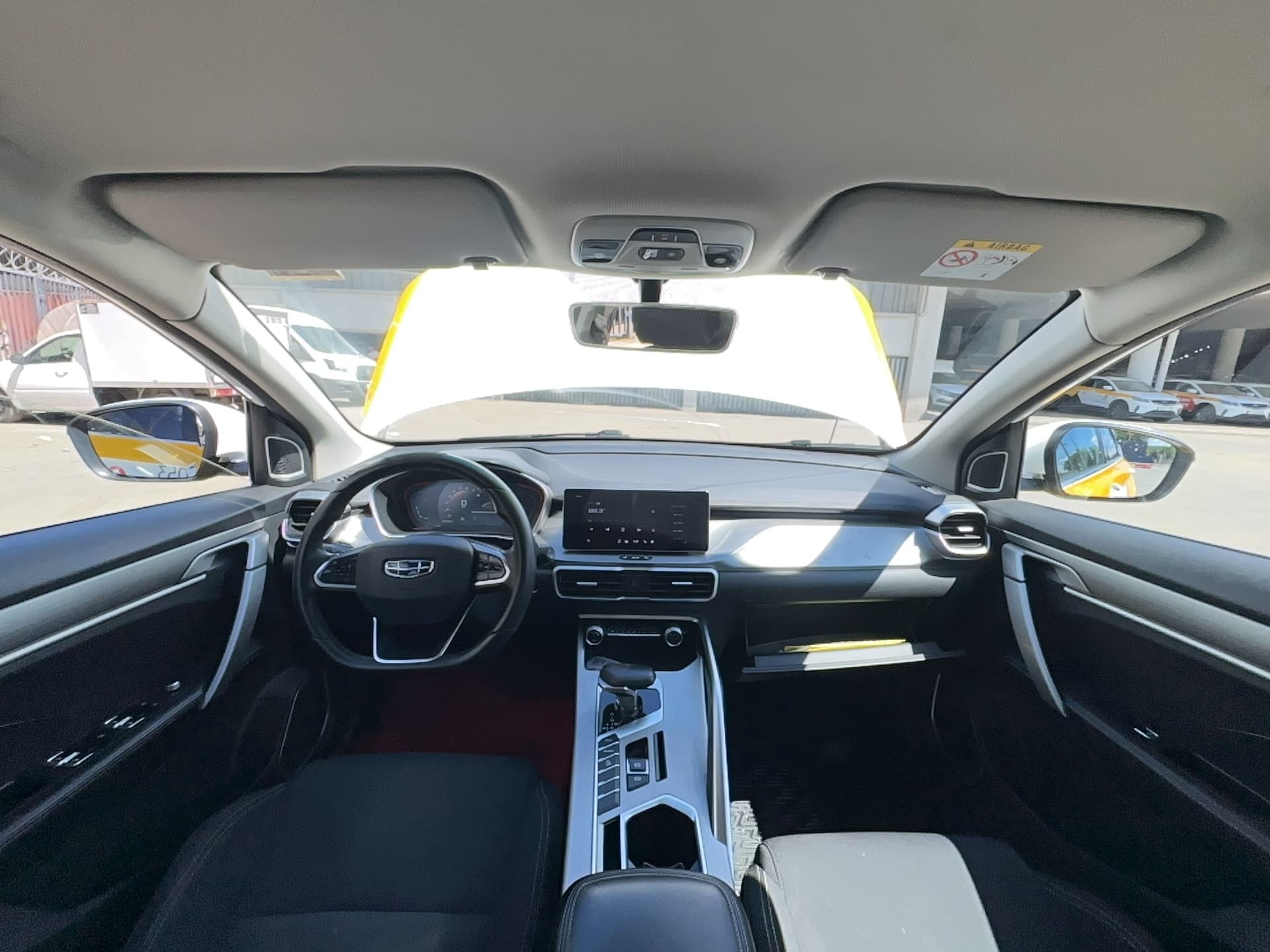 Geely Coolray - 5