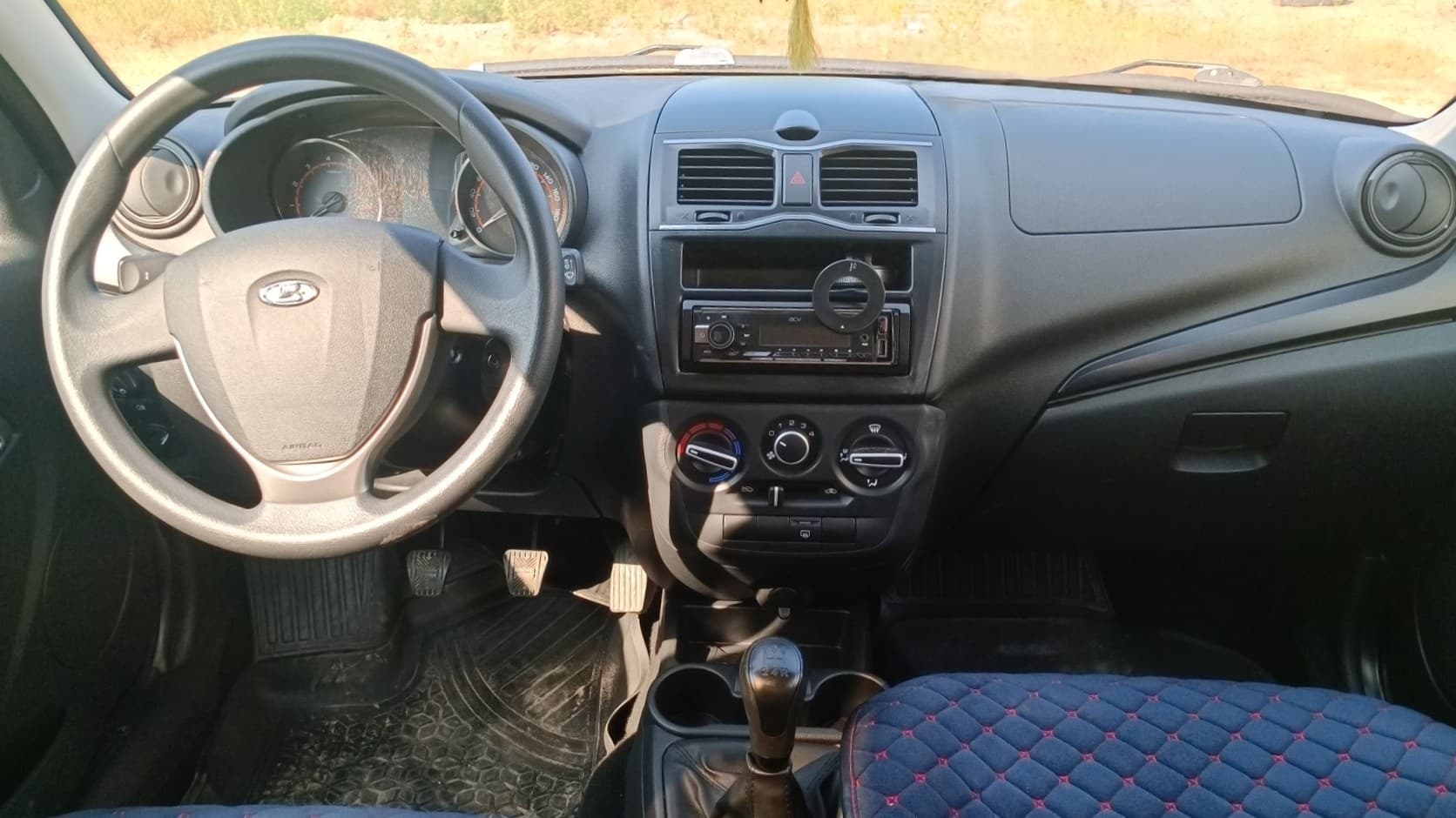 Lada Granta седан - 5