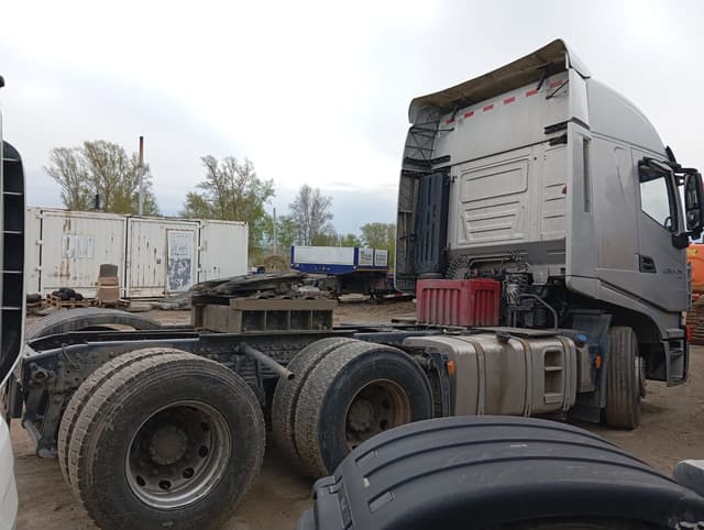 Hongyan 908 6x4 Седельный тягач - 2