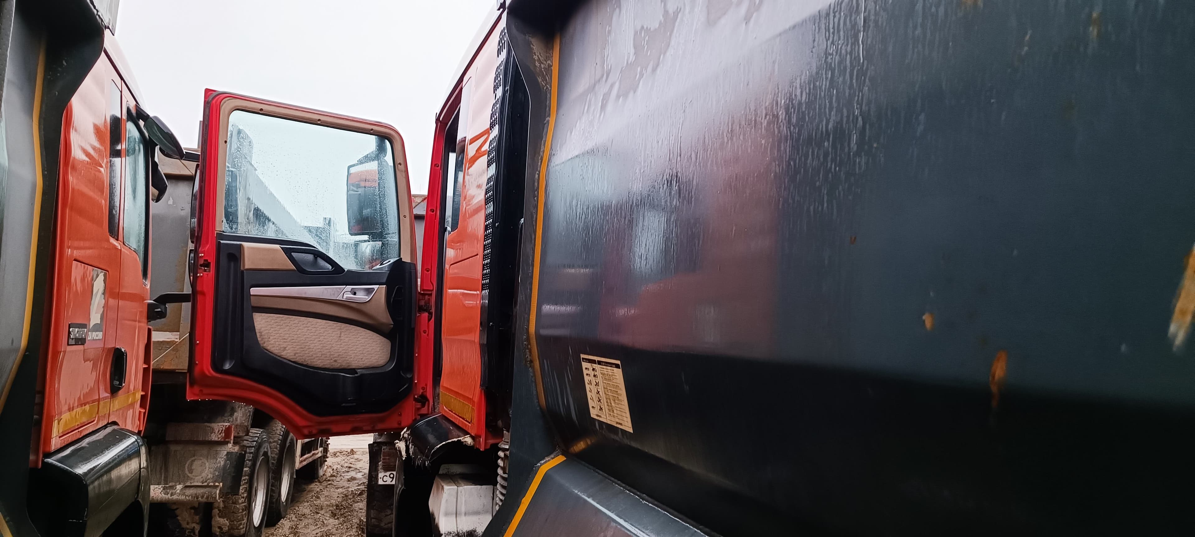 Howo T5G 6x4 Самосвал - 3