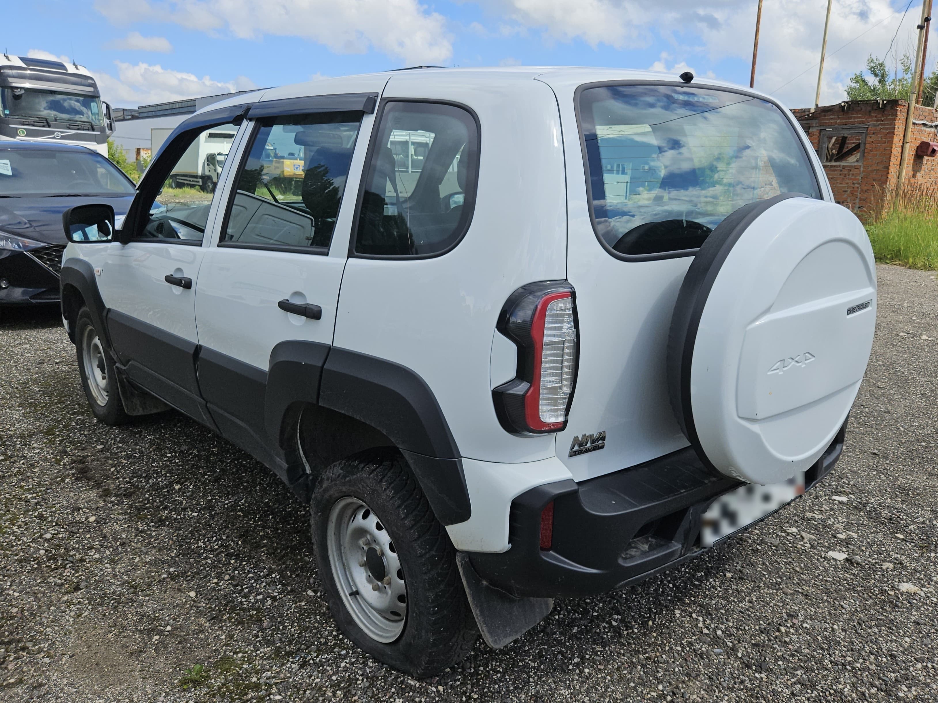 Lada Niva Travel - 4