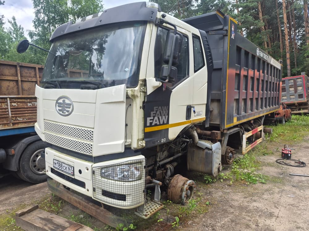 FAW J6 8x4 Самосвал - 1
