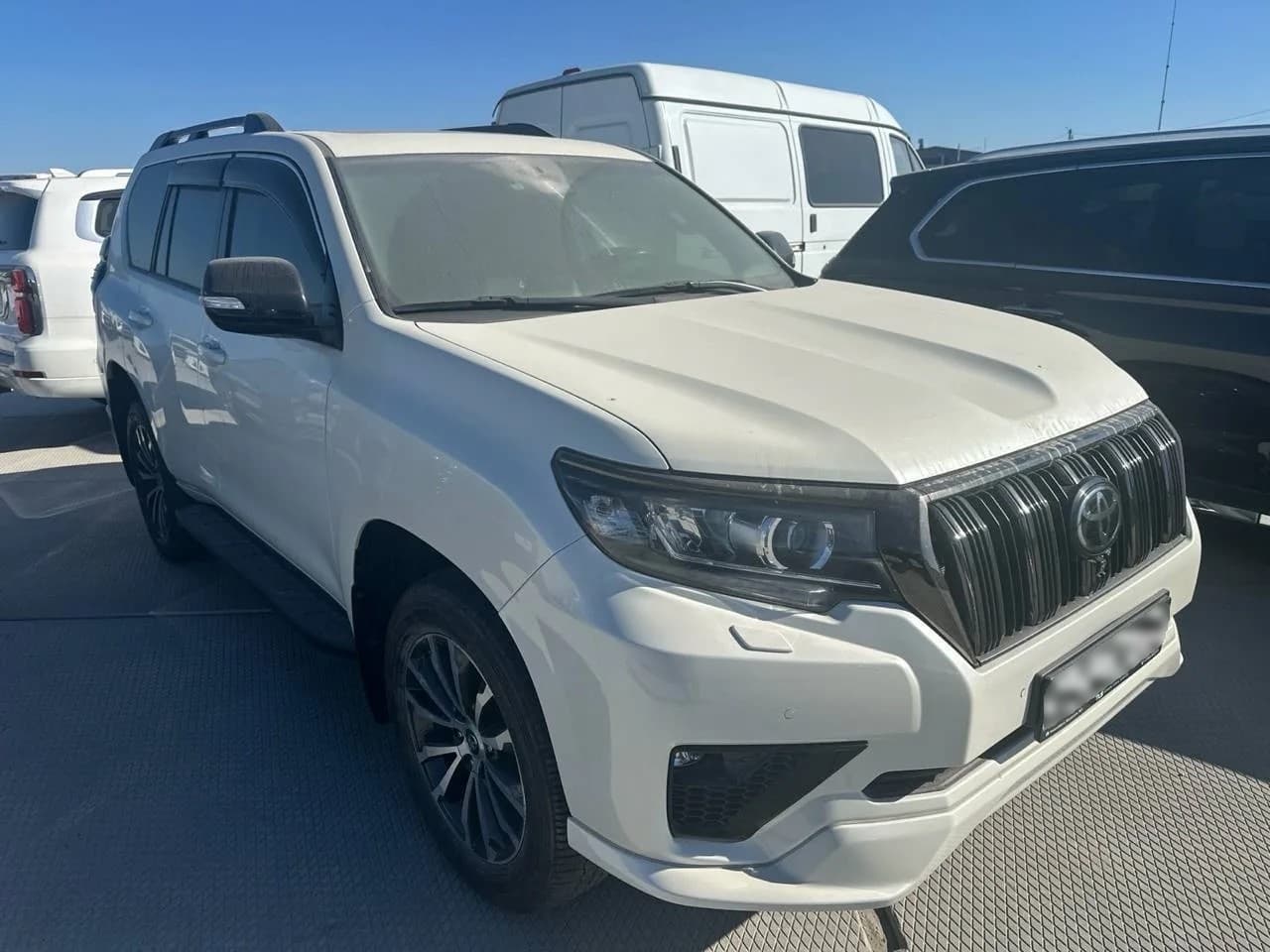 Toyota Land Cruiser Prado - 2