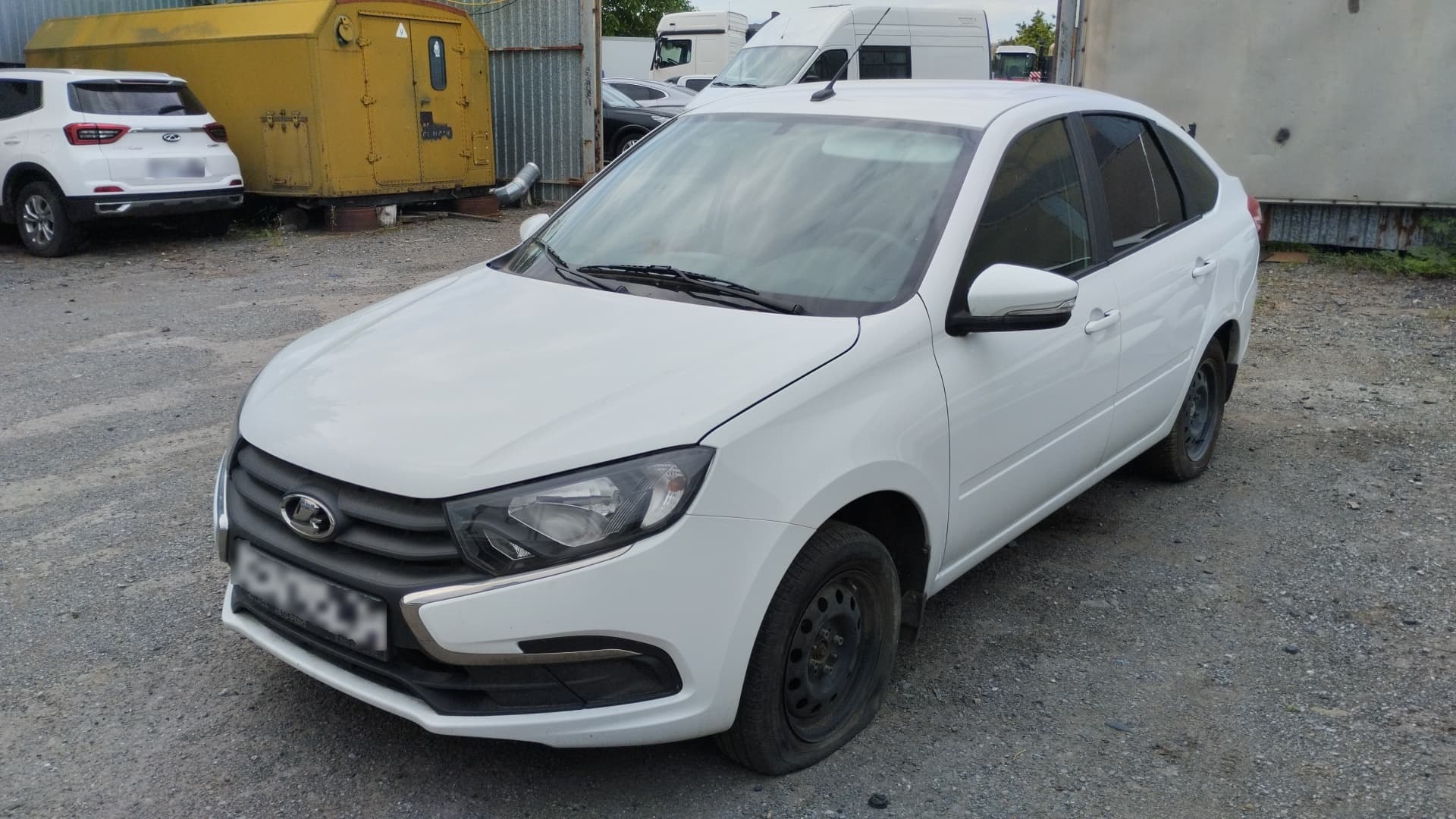 Lada Granta лифтбек - 1