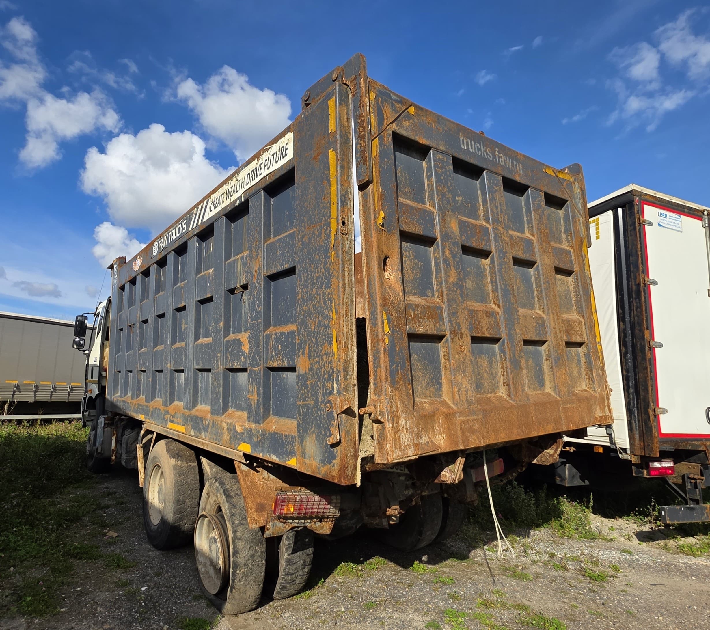 FAW J6* 6x4 Самосвал - 4