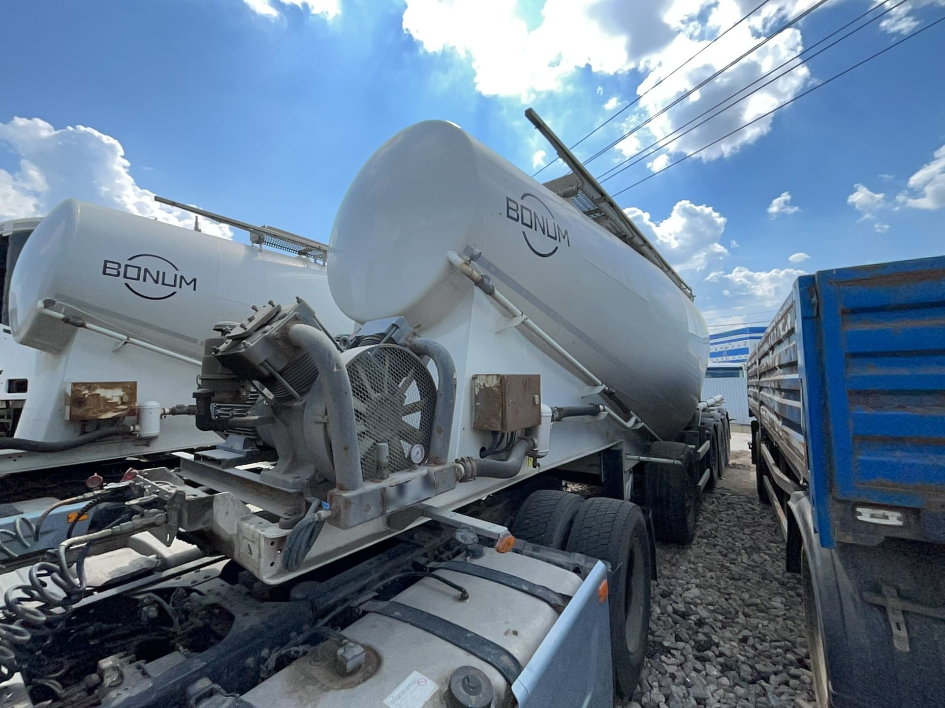 Bonum 914231 Полуприцеп цистерна для сыпучих грузов - 1