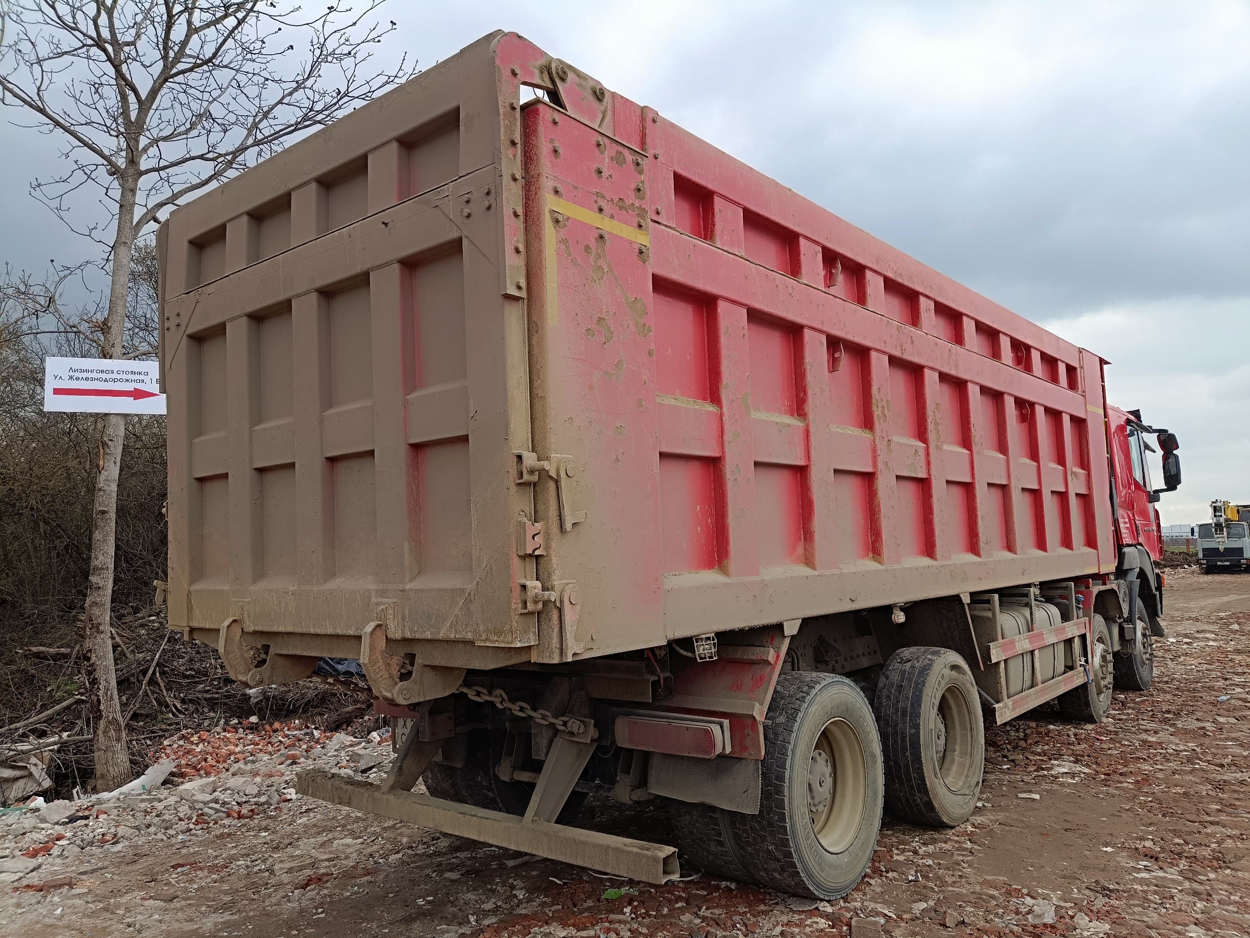 Hongyan 908 8x4 Самосвал - 3