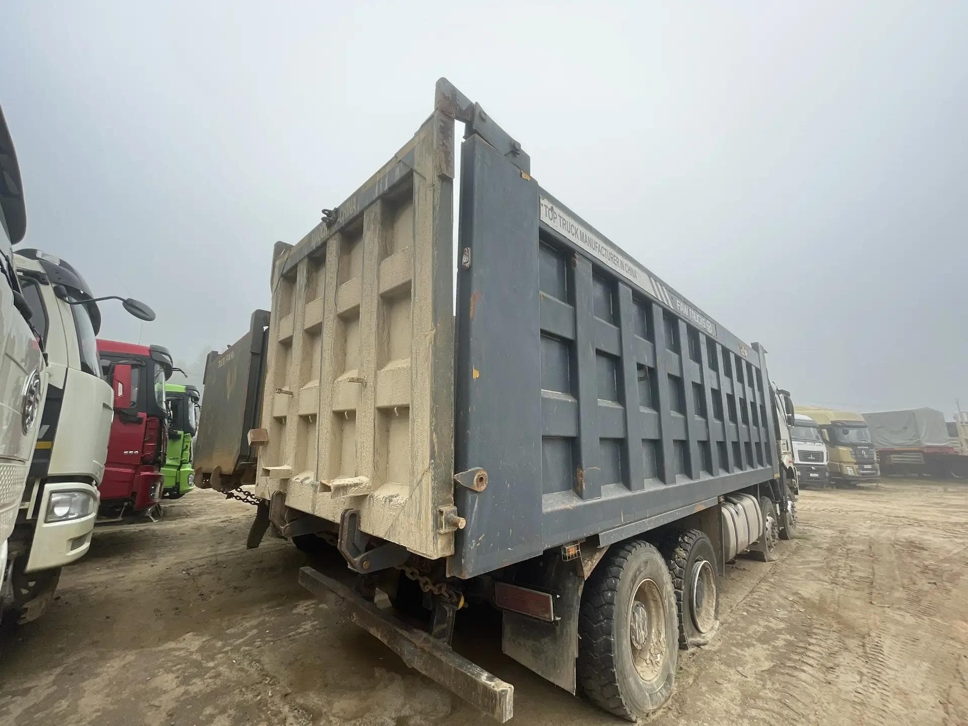 FAW J6 8x4 Самосвал - 2