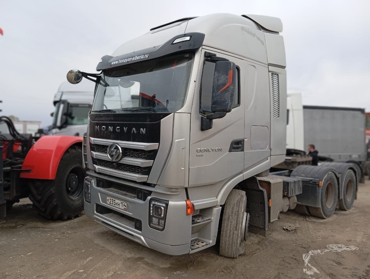 Hongyan 908 6x4 Седельный тягач - 1