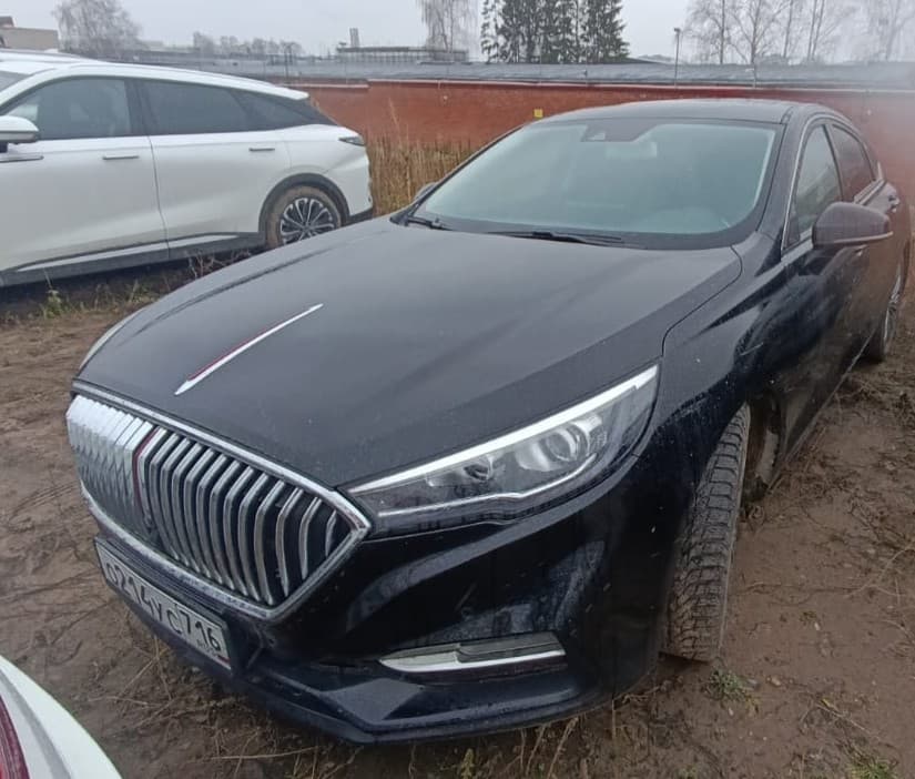Hongqi H5 - 1