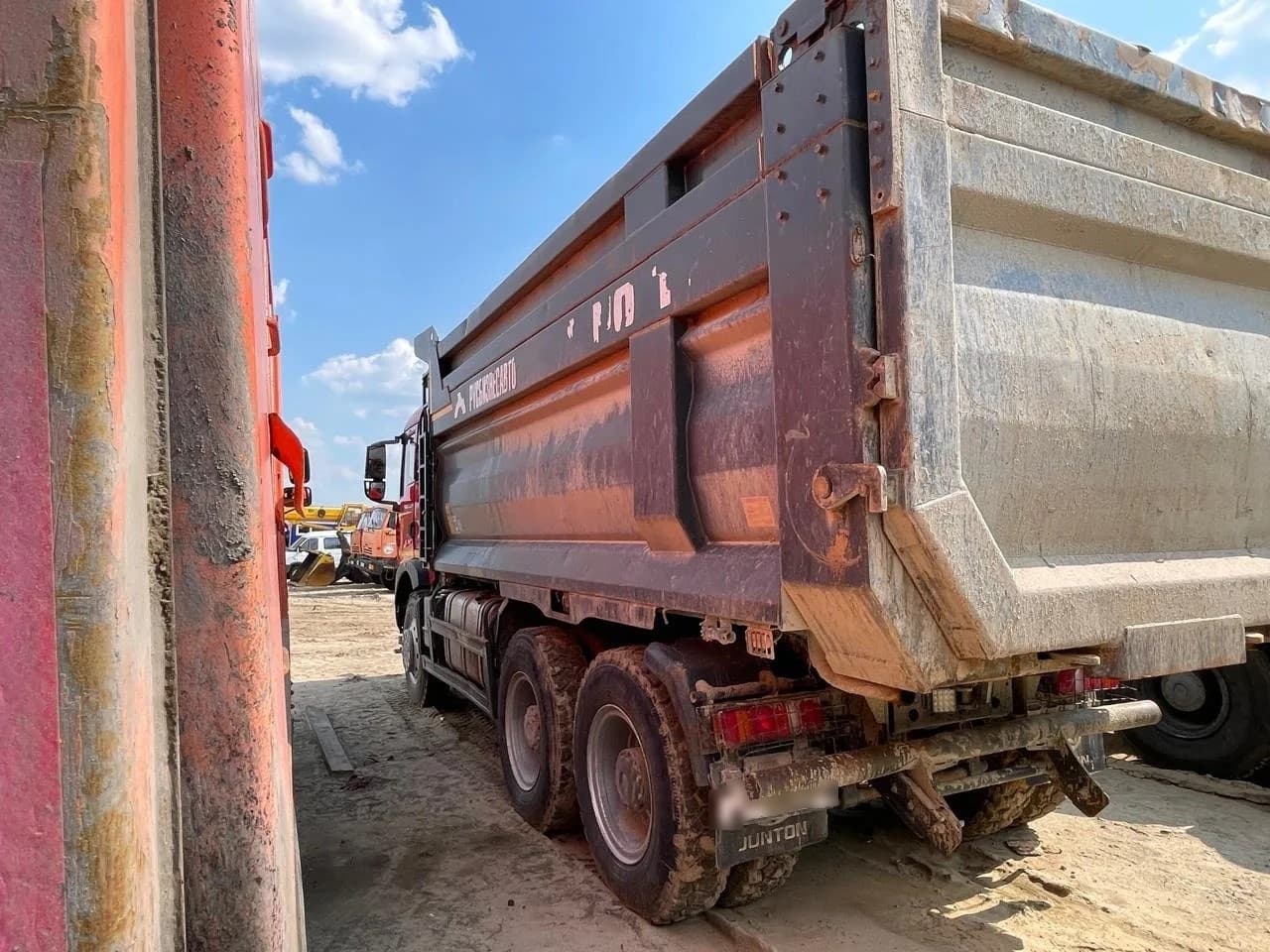 Howo T5G 6x4 Самосвал - 4