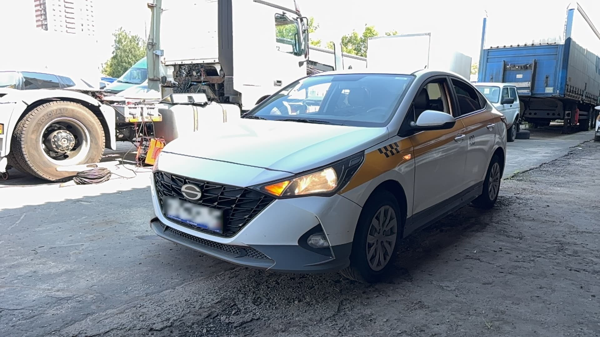 Hyundai Solaris - 1