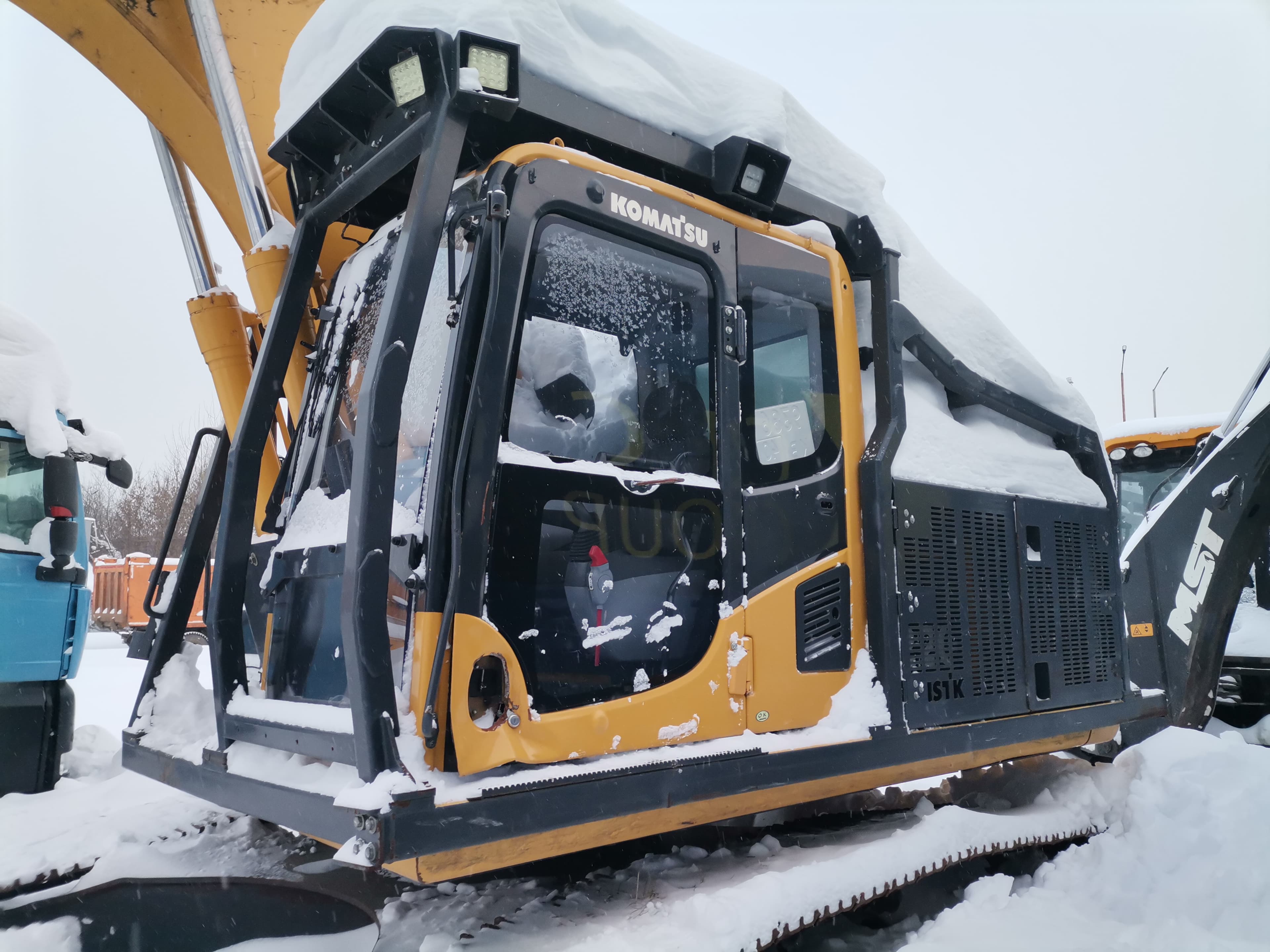 Komatsu PC 220 Экскаватор - 3
