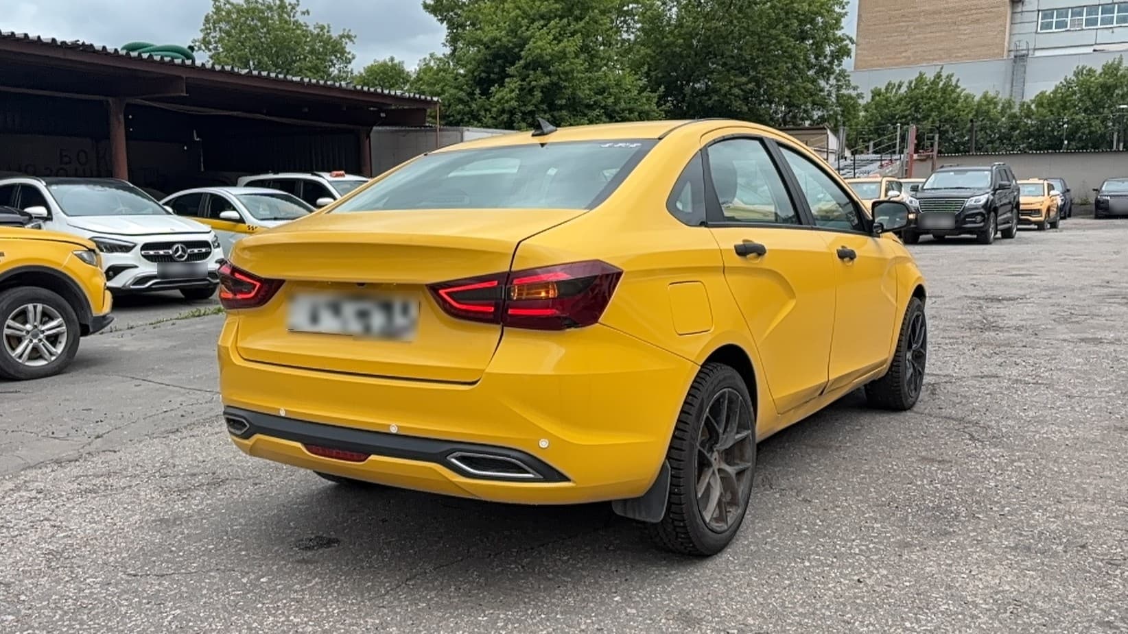 Lada Vesta седан - 3