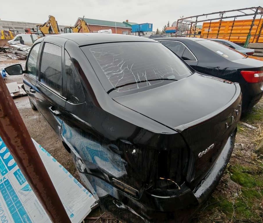 Lada Granta седан - 4