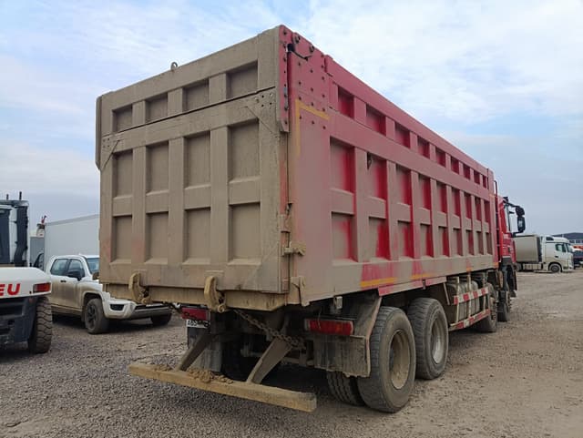 Hongyan 908 8x4 Самосвал - 3