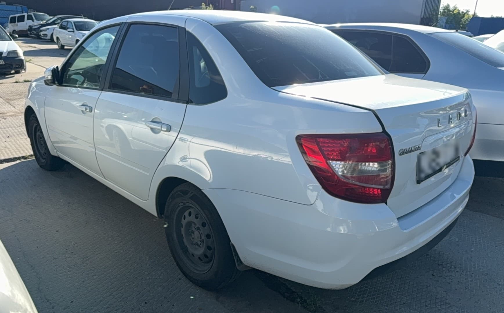 Lada Granta седан - 4