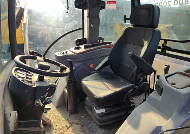 Runmax SE440 Экскаватор-погрузчик - 5