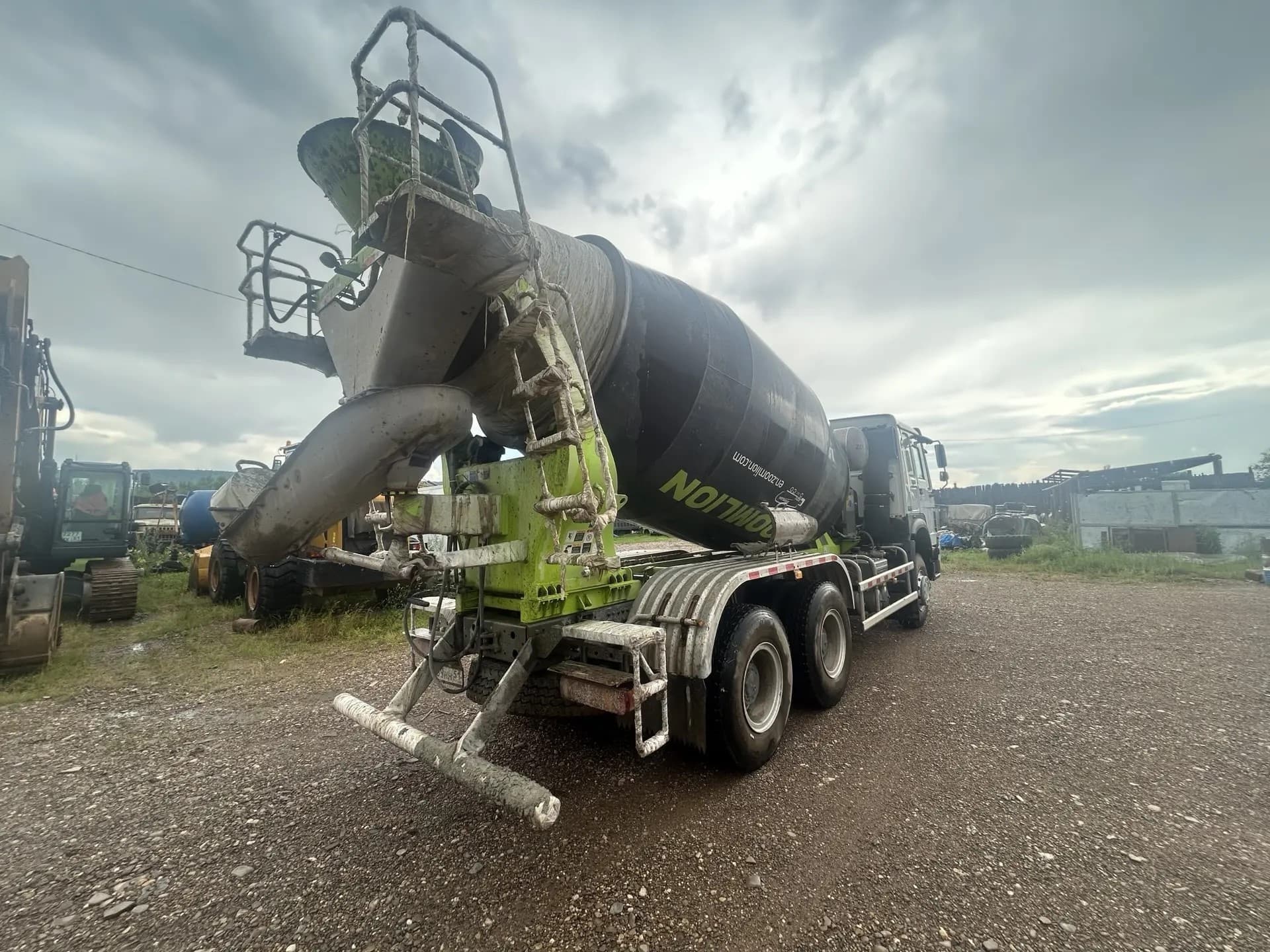 Howo ZZ* 6x4 Автобетоносмеситель - 3