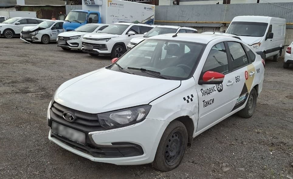 Lada Granta лифтбек - 1
