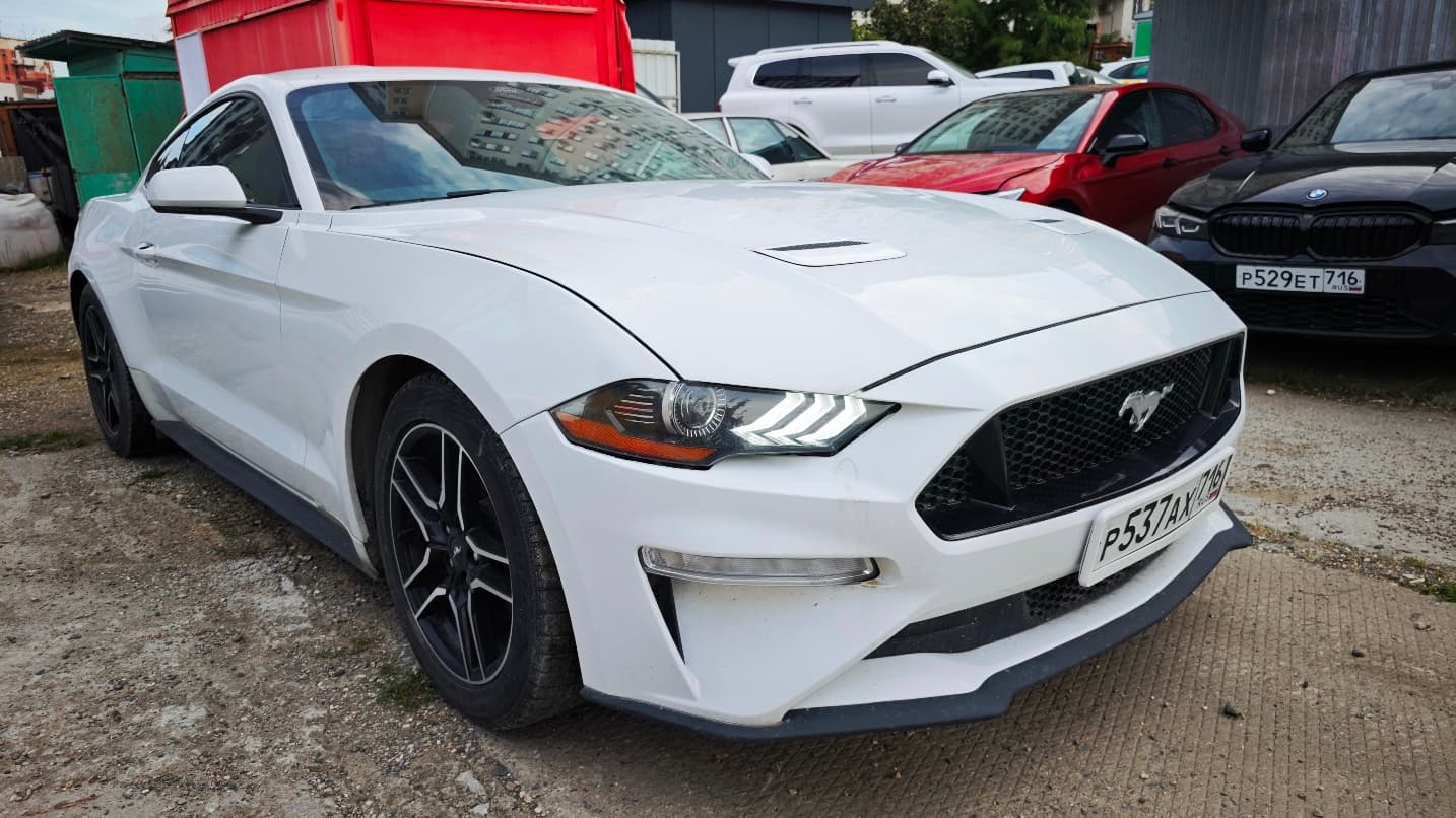 Ford Mustang - 2