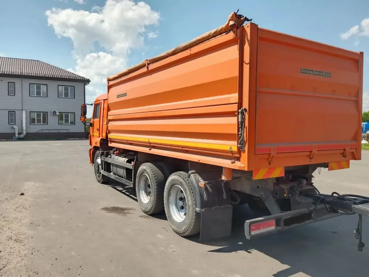 Спецавтокам 6890* на шасси Камаз 65115 6x4 Зерновоз - 4