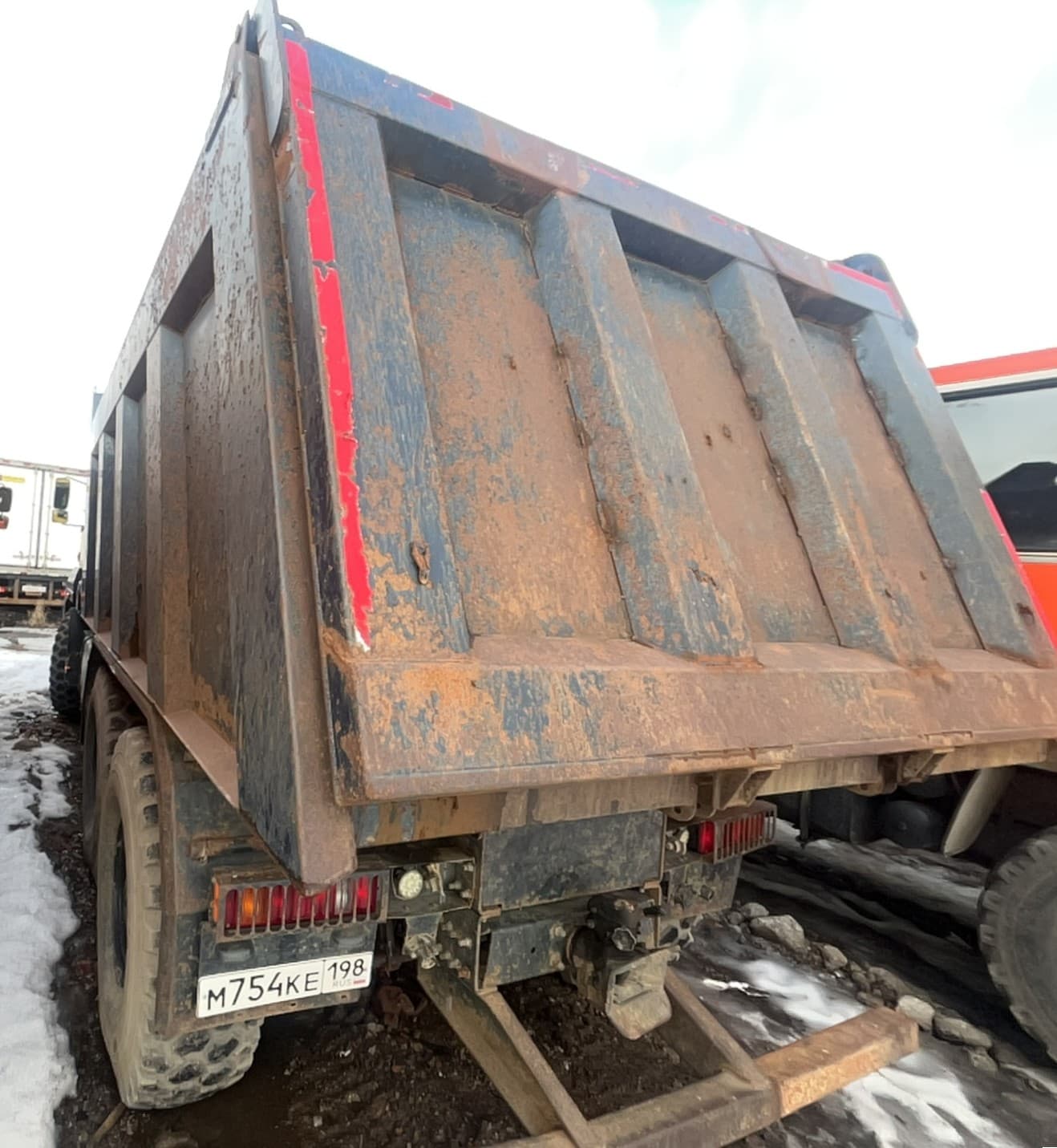 Завод Спецмаш SM02* на шасси Ural 6370 6x6 Самосвал - 4
