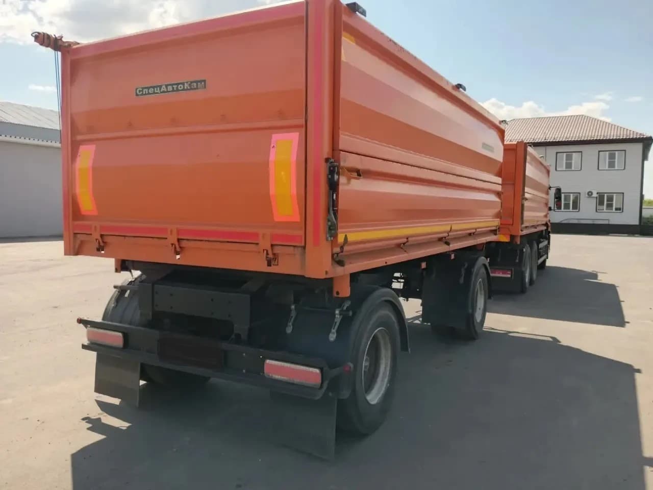 Спецавтокам 8531* Прицеп самосвал - 3