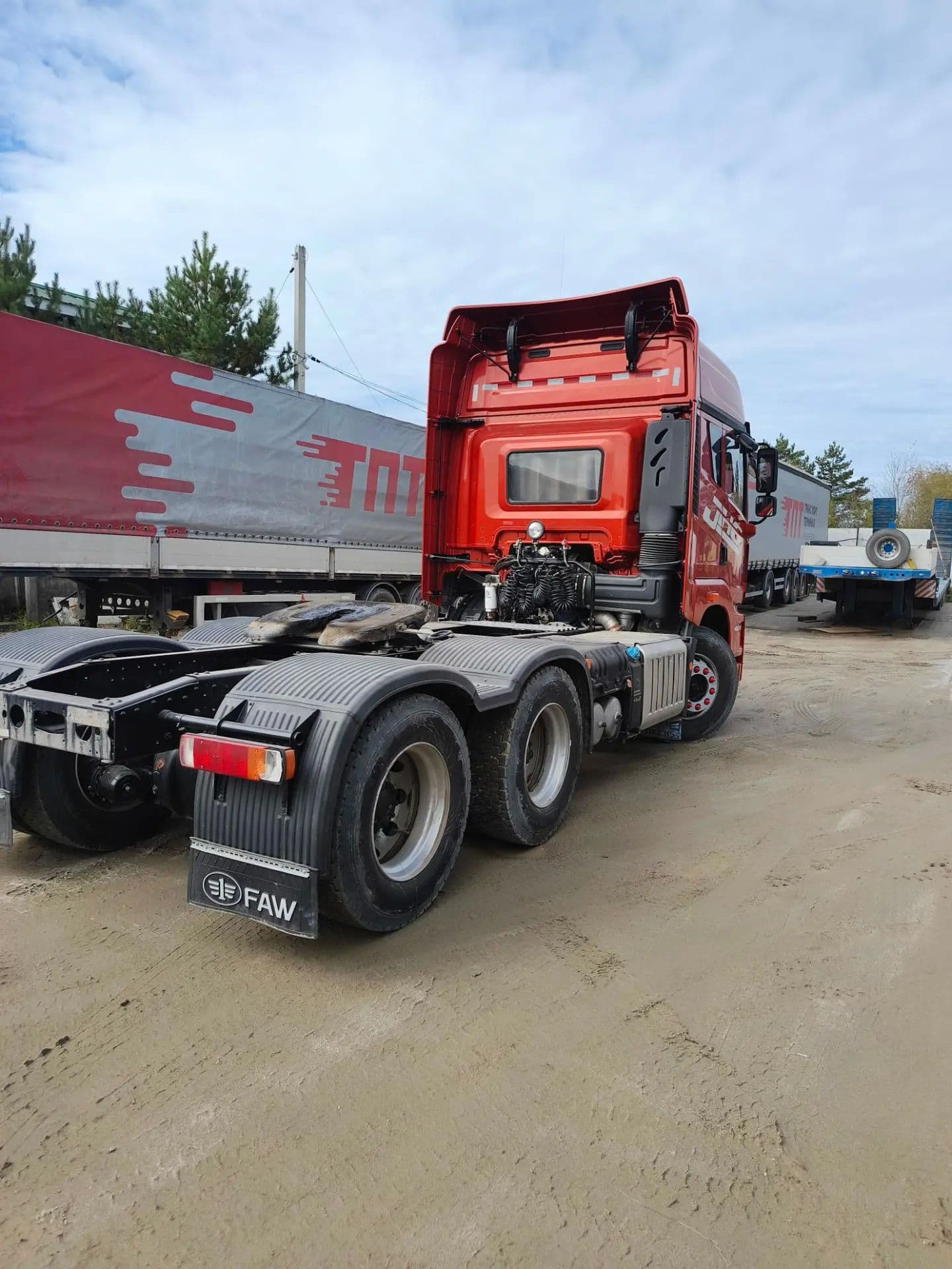 Jiefang JH6 6x4 Седельный тягач - 3