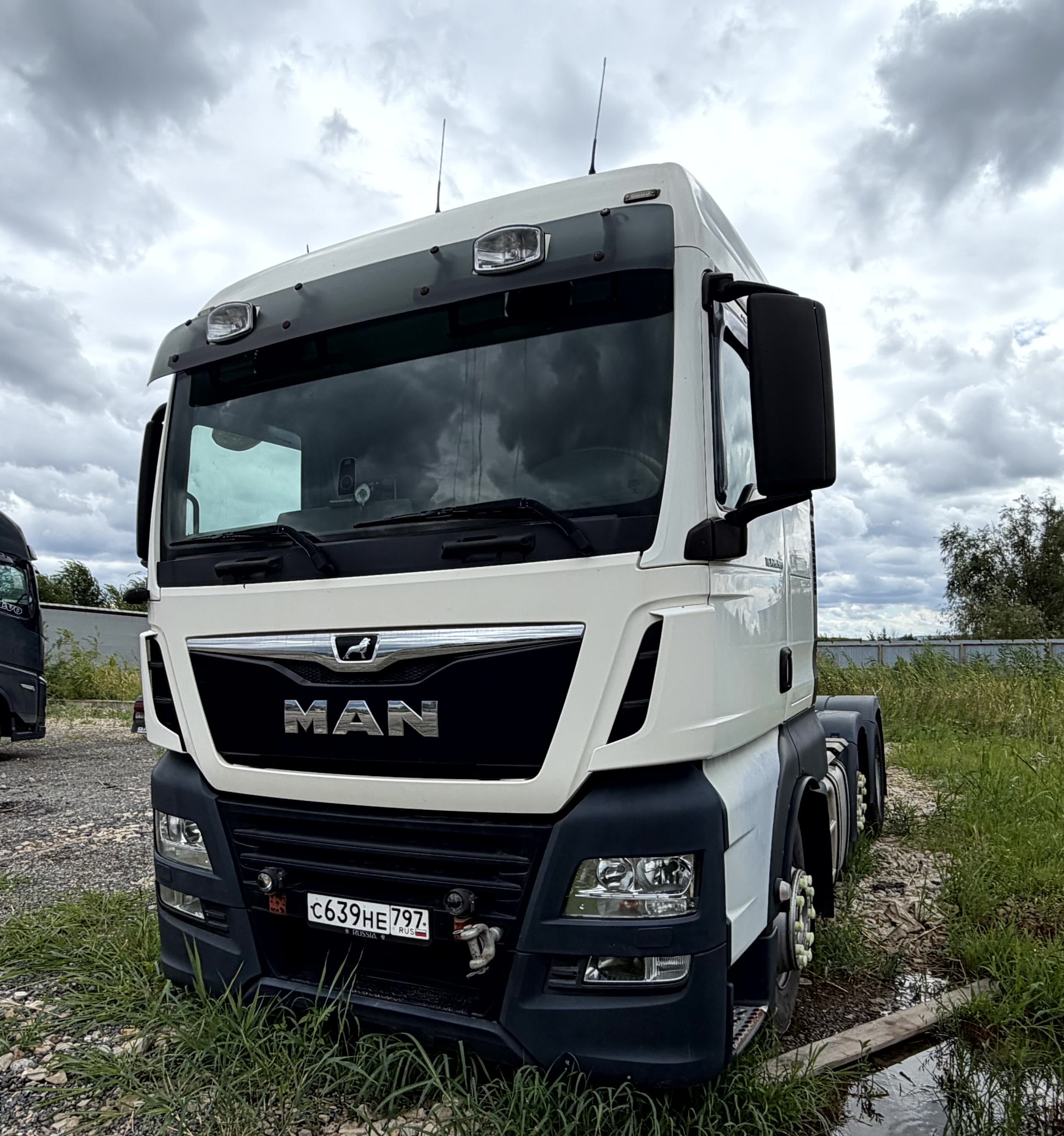 MAN TGX 6x4 Седельный тягач - 1