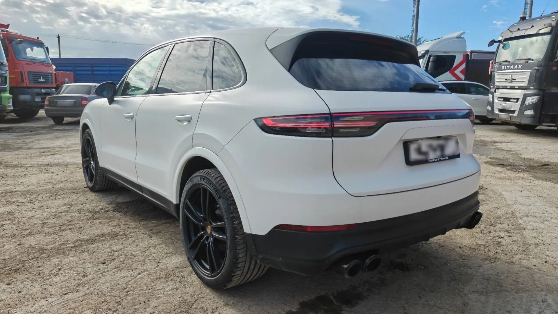 Porsche Cayenne - 4