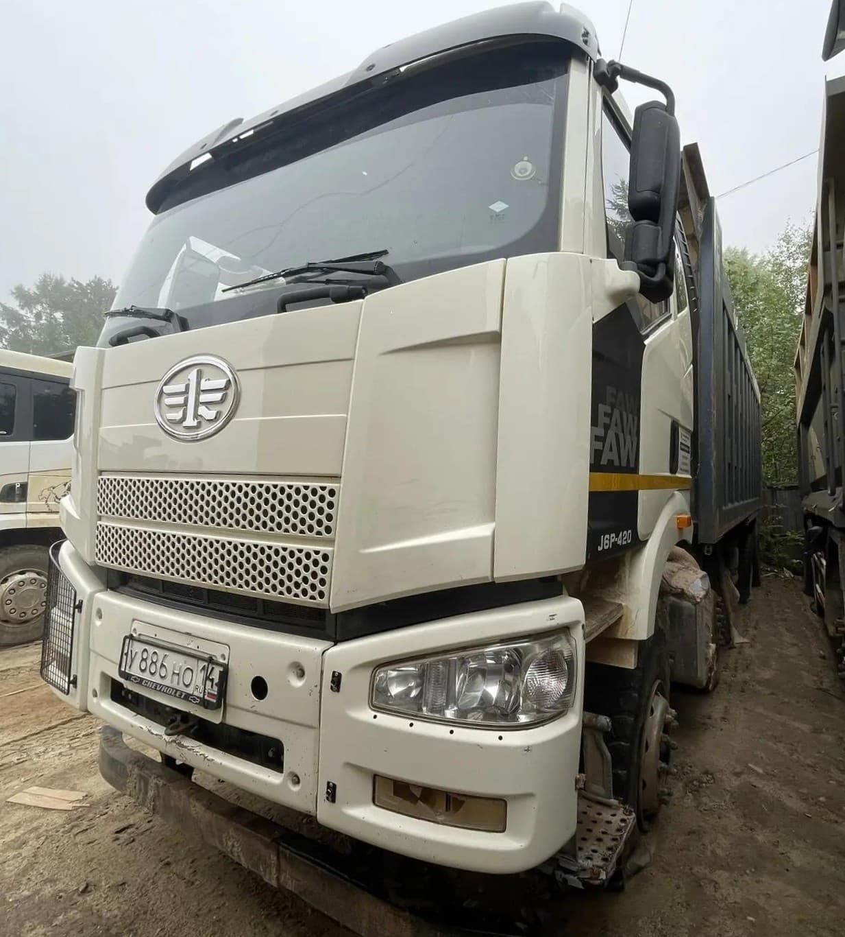 FAW J6 8x4 Самосвал - 1