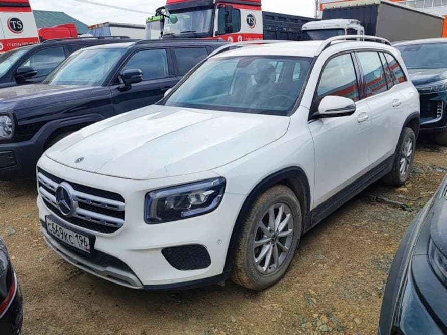 Mercedes-Benz GLB - 1