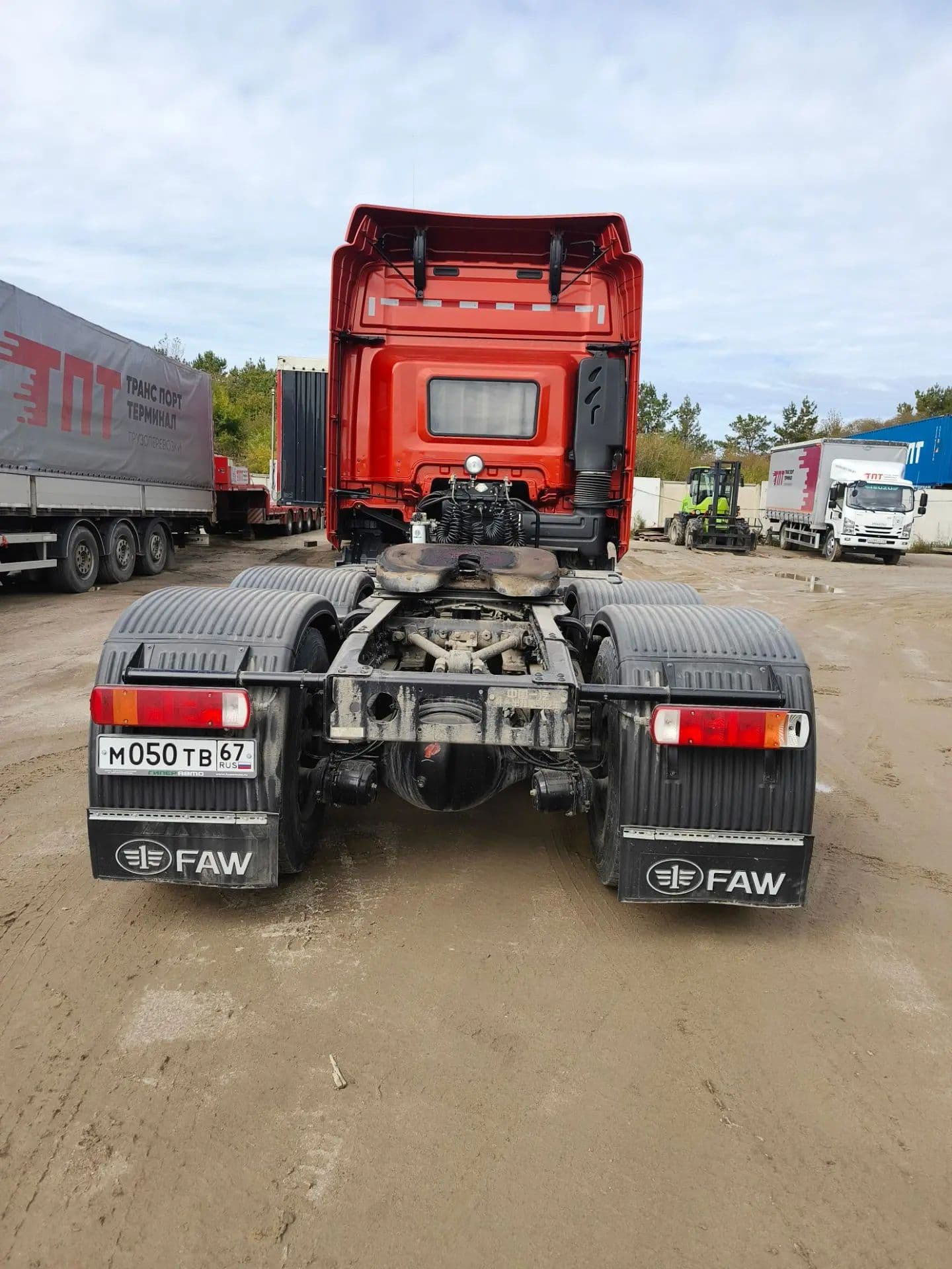 Jiefang JH6 6x4 Седельный тягач - 5