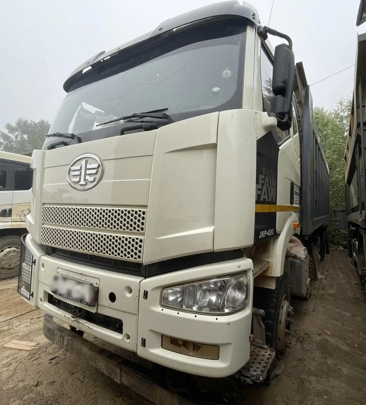 FAW J6 8x4 Самосвал - 1