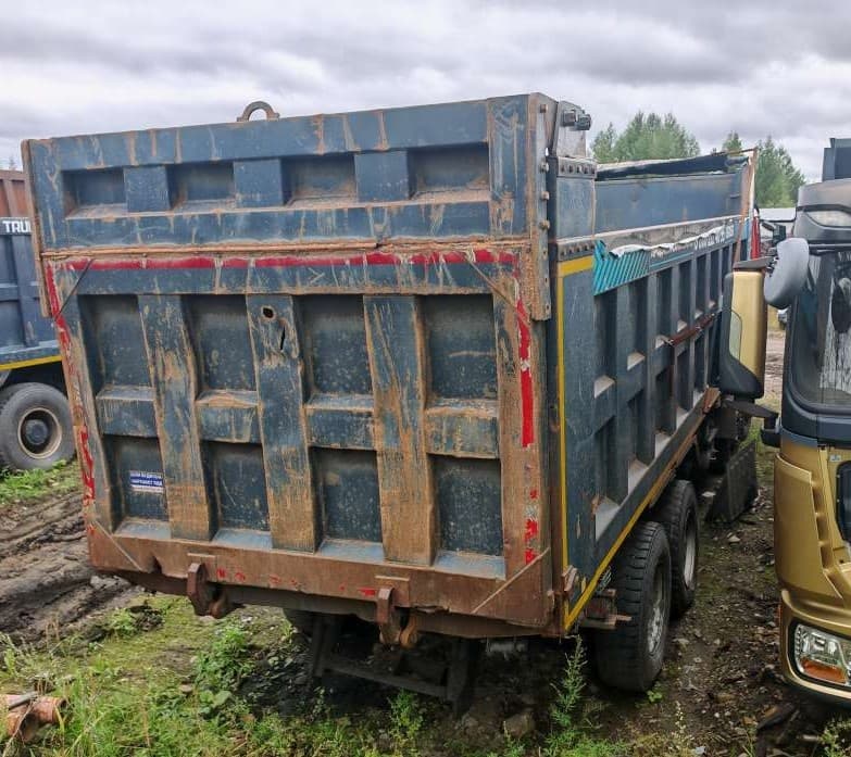 Howo ZZ* 8x4 Самосвал - 3