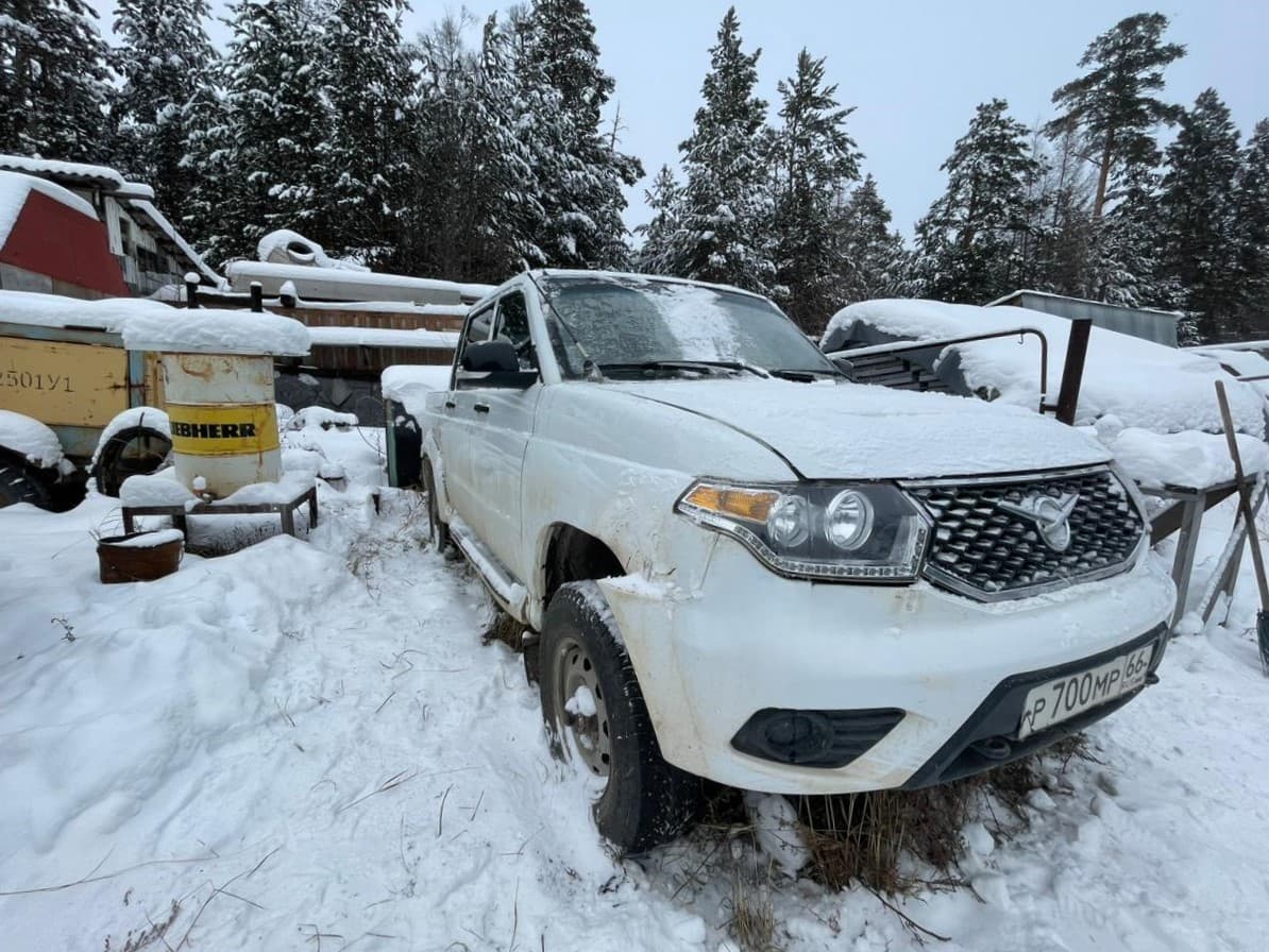 UAZ Pickup - 2