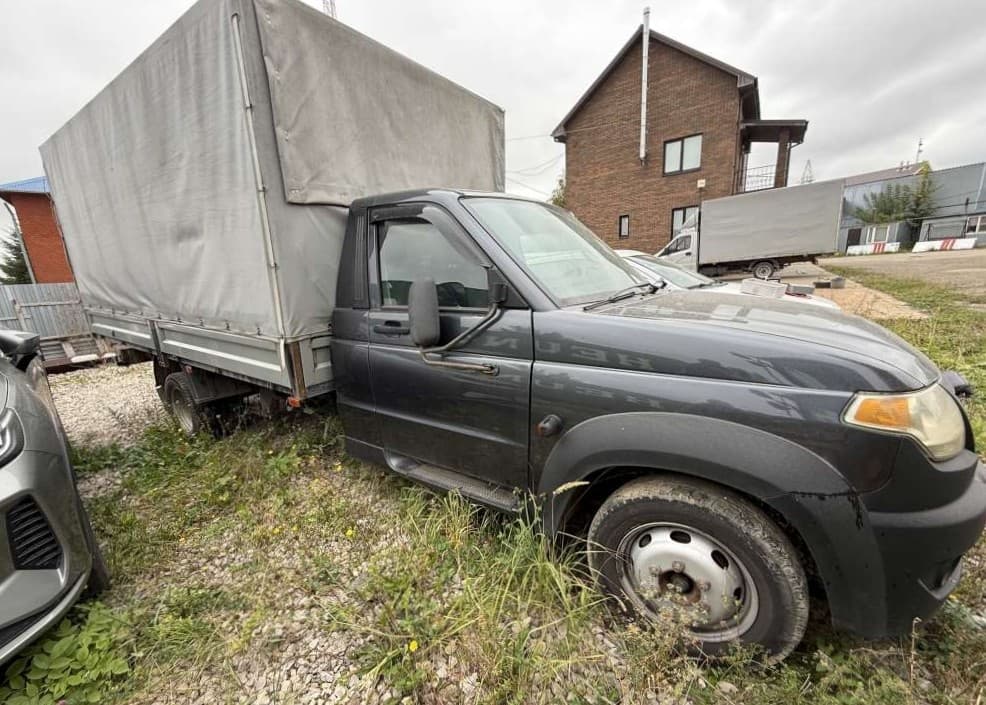 UAZ Profi - 2