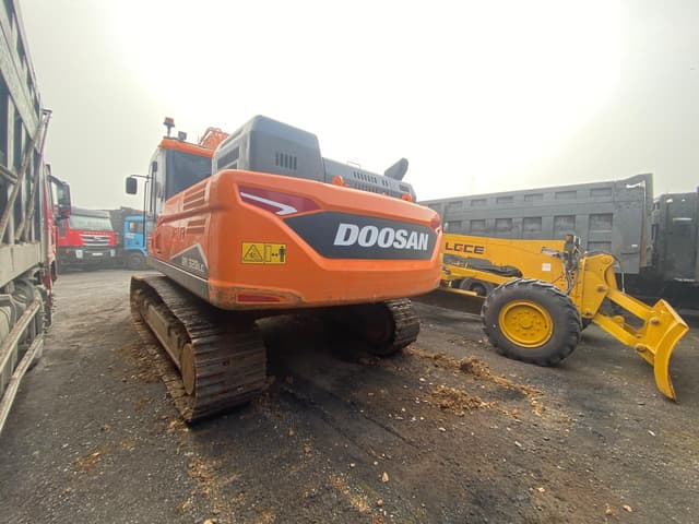 Doosan DX320 Экскаватор - 4