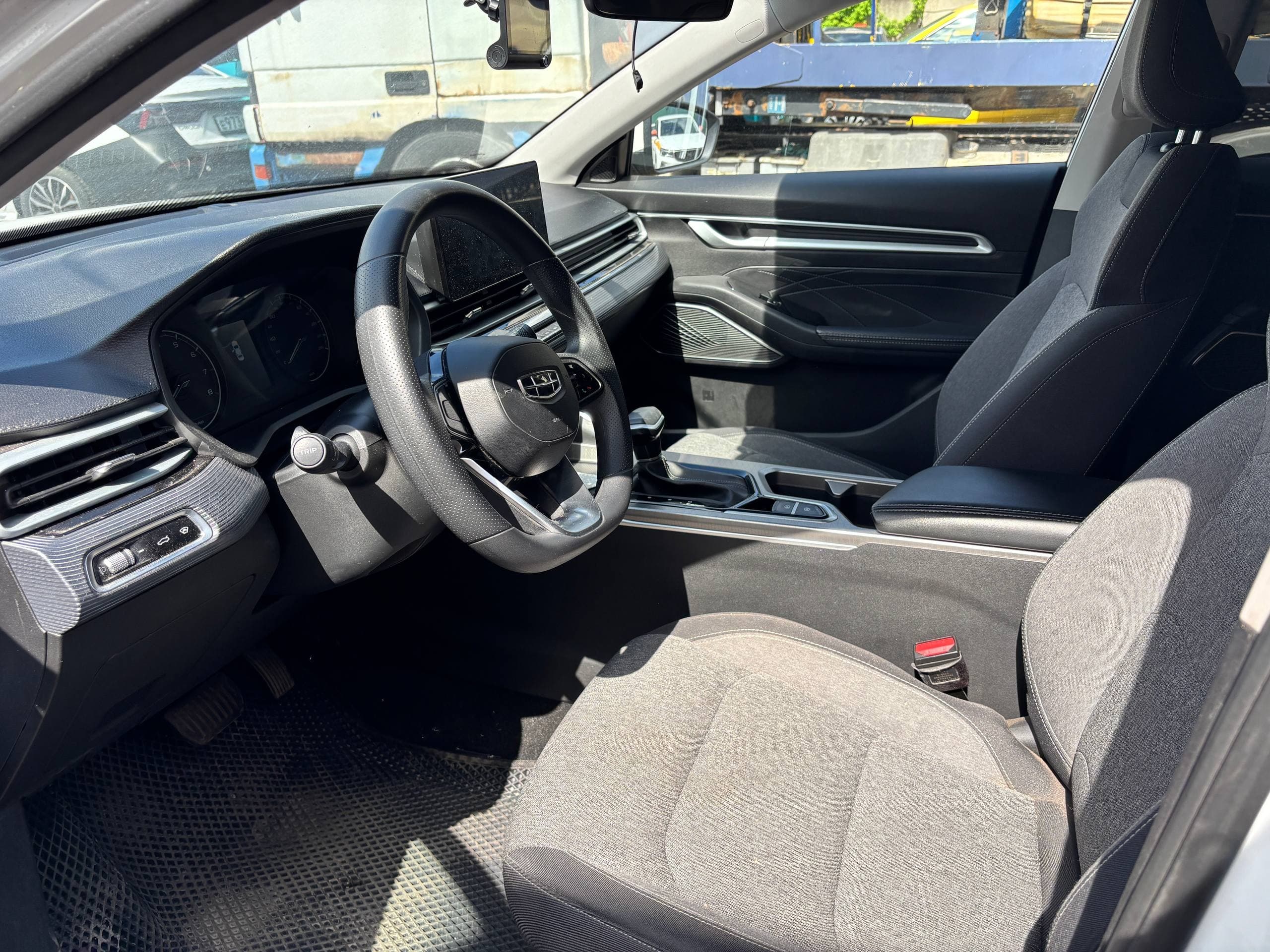 Geely Emgrand 7 - 5